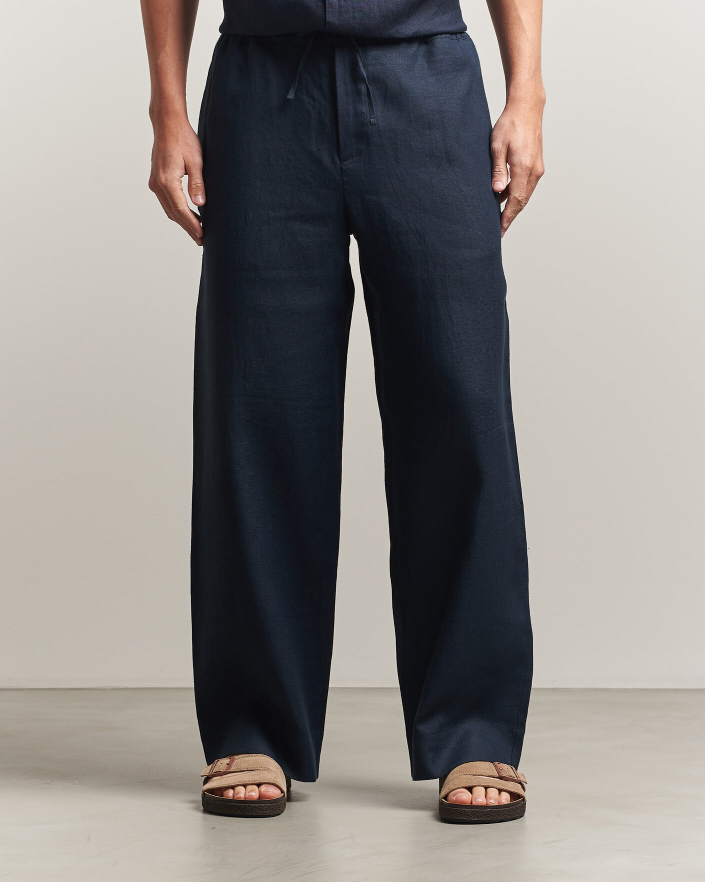 Herr | Byxor | J.Lindeberg | Noah Drape Linen Pants Navy