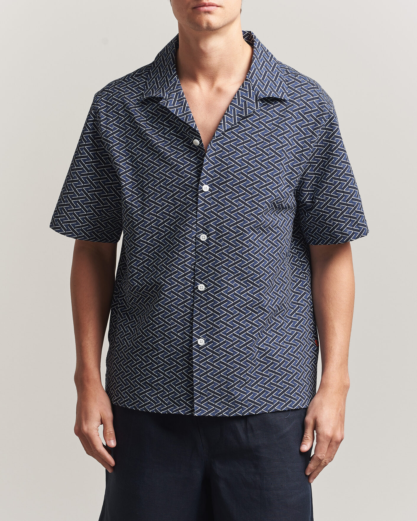 Herr | Skjortor | J.Lindeberg | Donso Geo Printed Resort Shirt Estate Navy