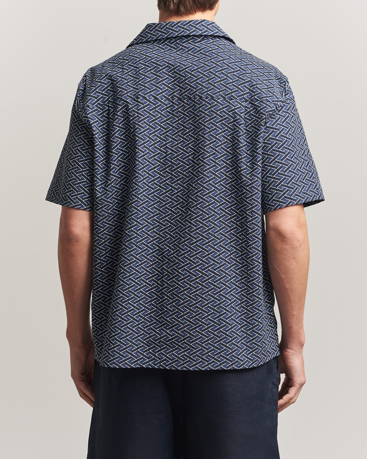 Herr | Skjortor | J.Lindeberg | Donso Geo Printed Resort Shirt Estate Navy