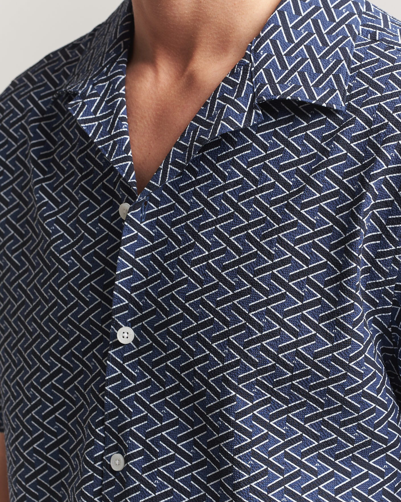 Herr | Skjortor | J.Lindeberg | Donso Geo Printed Resort Shirt Estate Navy