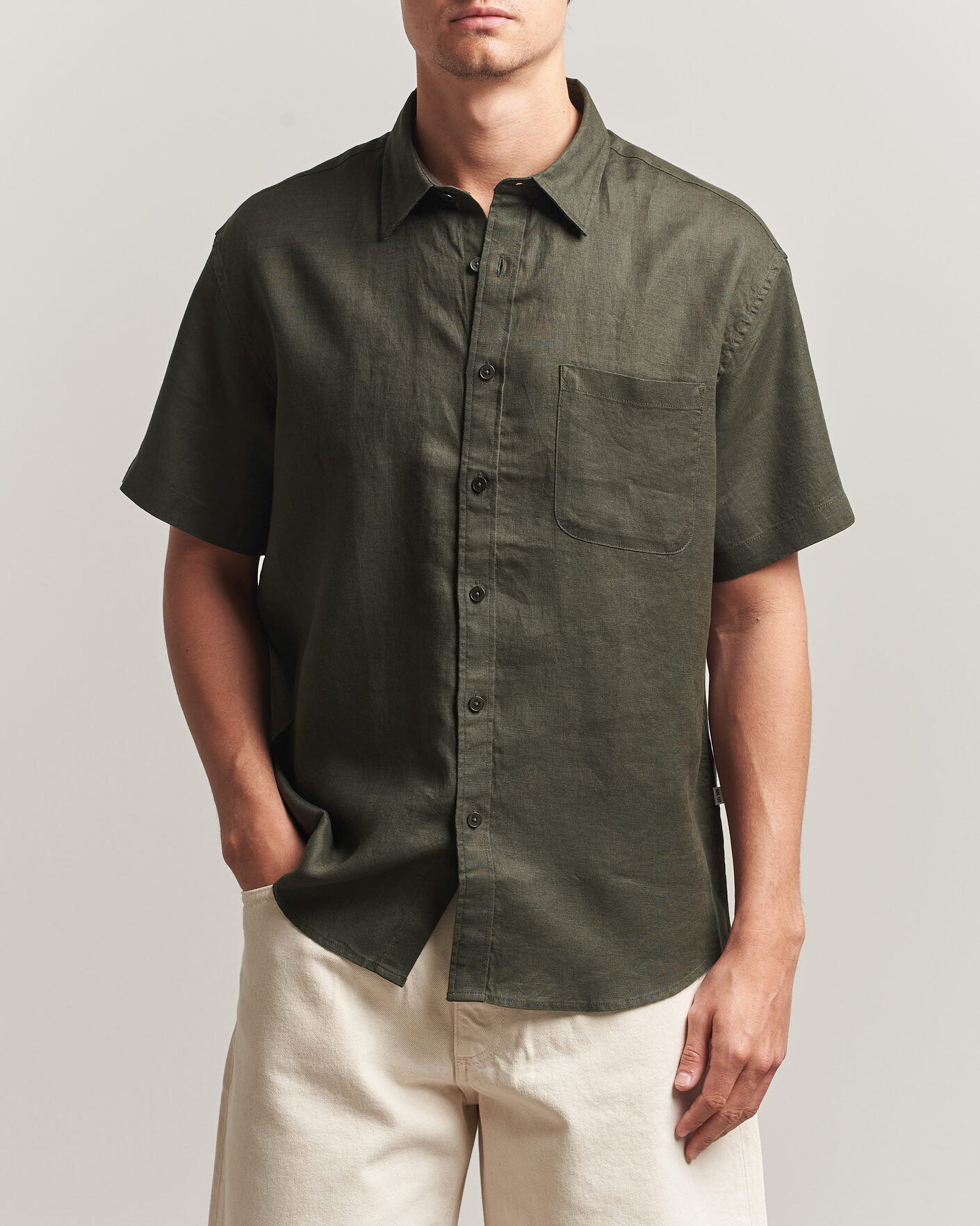 Herr | Skjortor | NN07 | Deon Linen Short Sleeve Shirt Dark Army