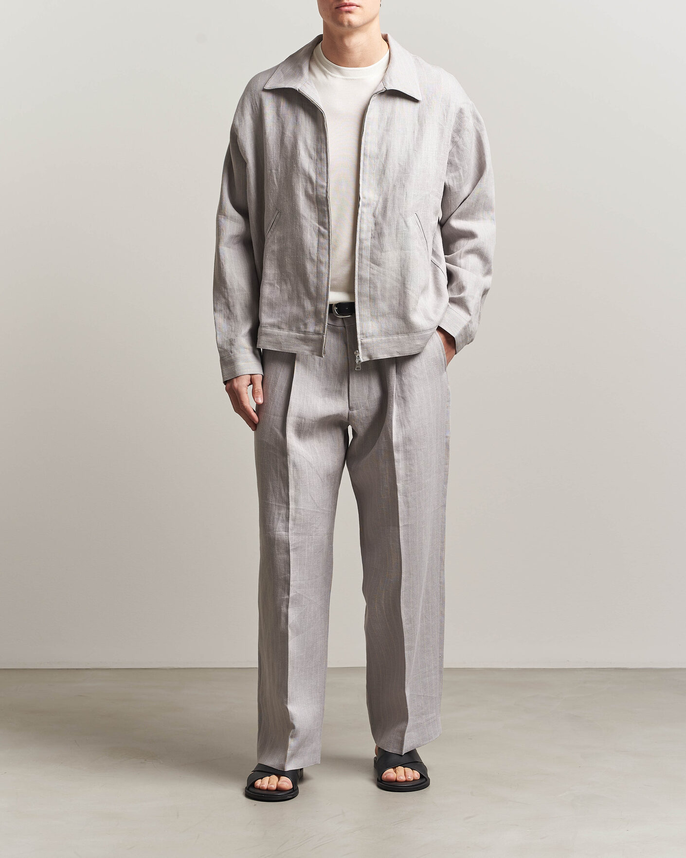 Herr | Byxor | NN07 | Kay Pinstriped Pleated Linen Trousers Grey