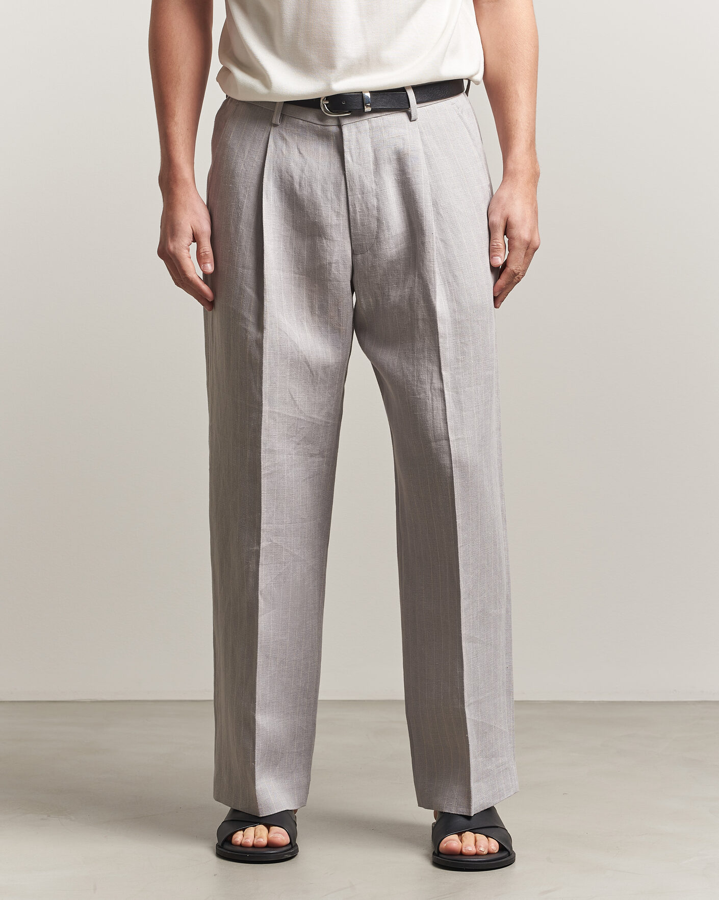 Herr | Byxor | NN07 | Kay Pinstriped Pleated Linen Trousers Grey