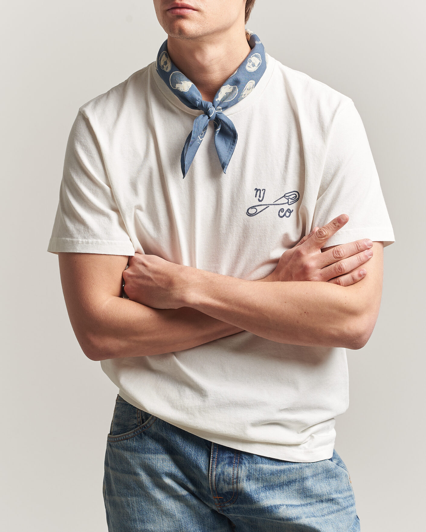 Herr | T-Shirts | Nudie Jeans | Roy NJCO Pin T-Shirt Chalk White