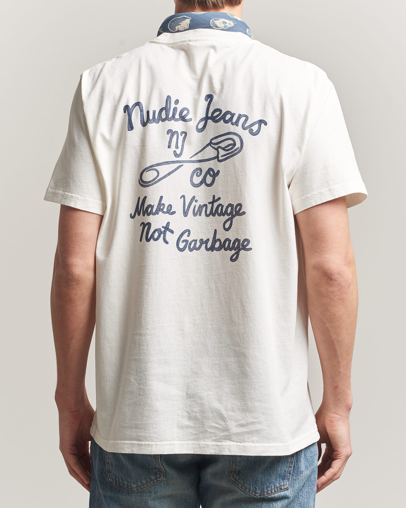 Herr | T-Shirts | Nudie Jeans | Roy NJCO Pin T-Shirt Chalk White