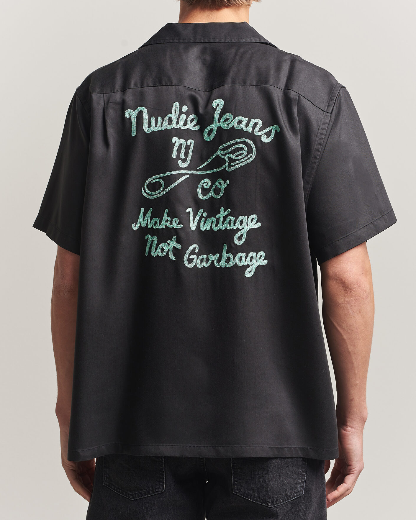 Herr | Skjortor | Nudie Jeans | Arthur Bowling Shirt Saftey Pi Black
