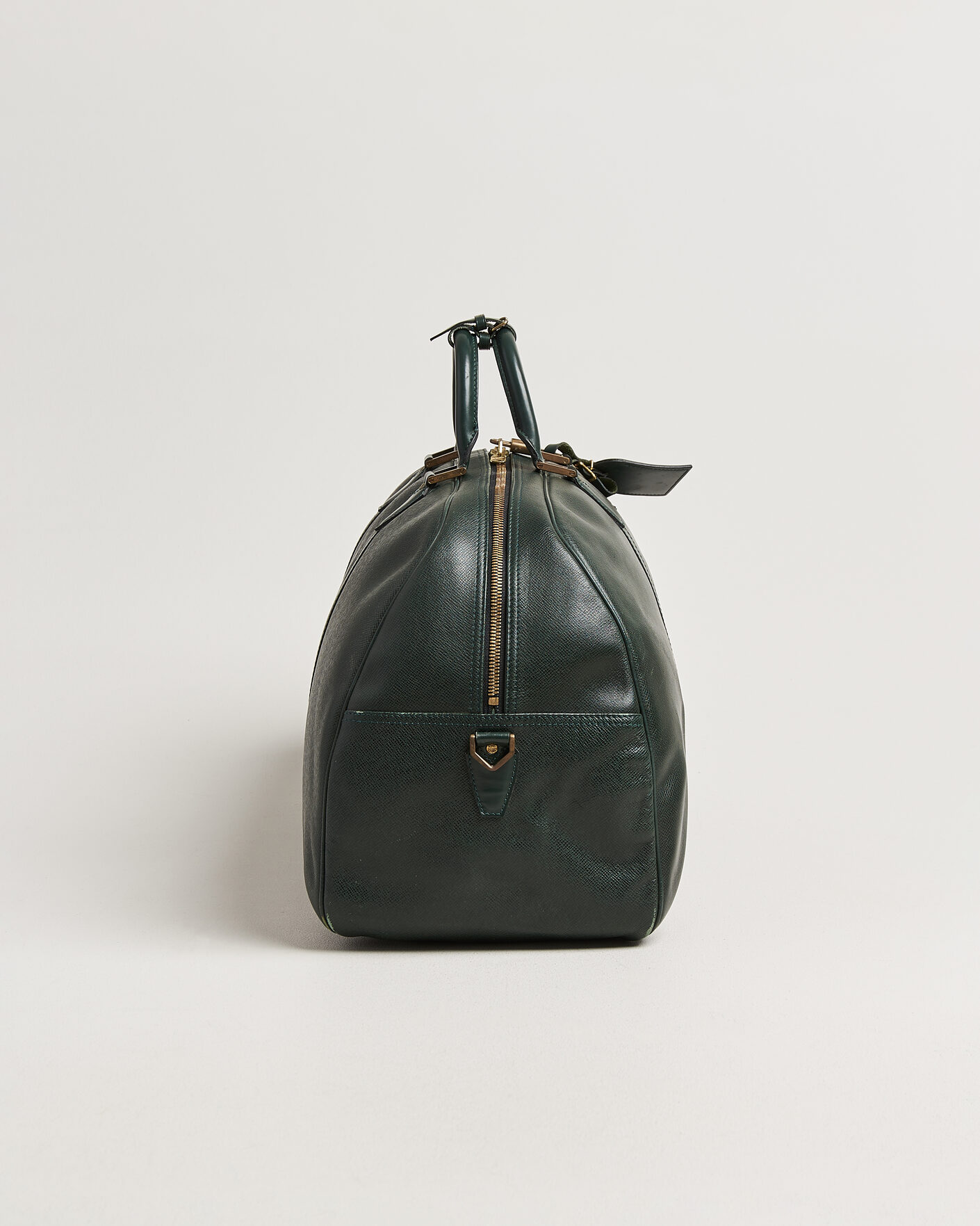 Herr | Pre-Owned & Vintage Bags | Louis Vuitton Pre-Owned | Taiga Kendall Weekend Bag GM Green