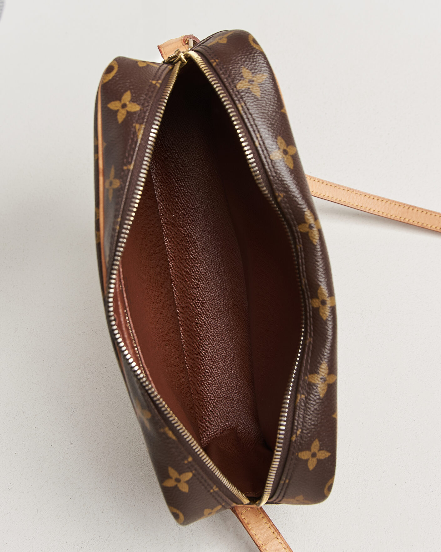 Herr | Pre-Owned & Vintage Bags | Louis Vuitton Pre-Owned | Trocadero 27 Bag Monogram