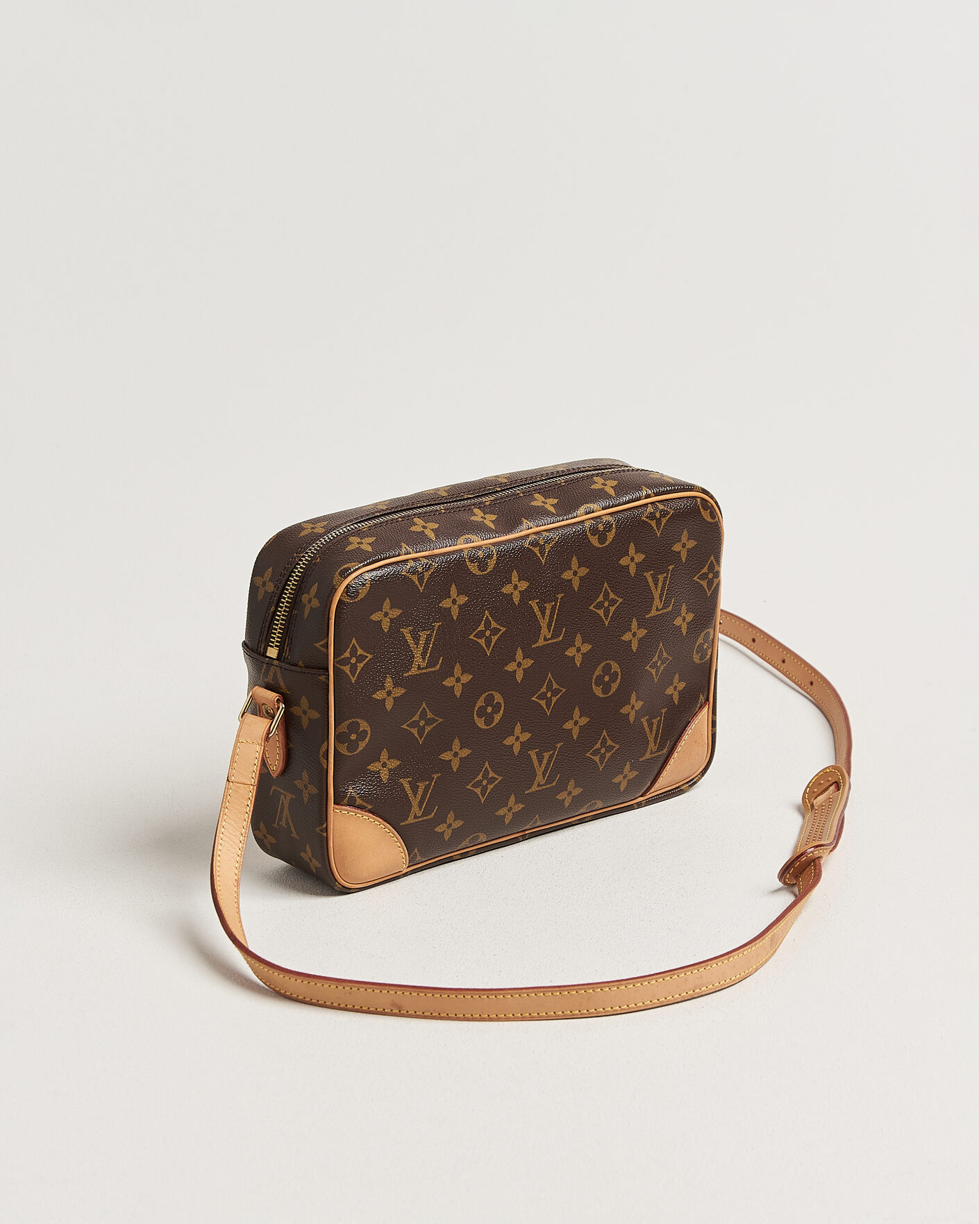 Herr | Pre-Owned & Vintage Bags | Louis Vuitton Pre-Owned | Trocadero 27 Bag Monogram