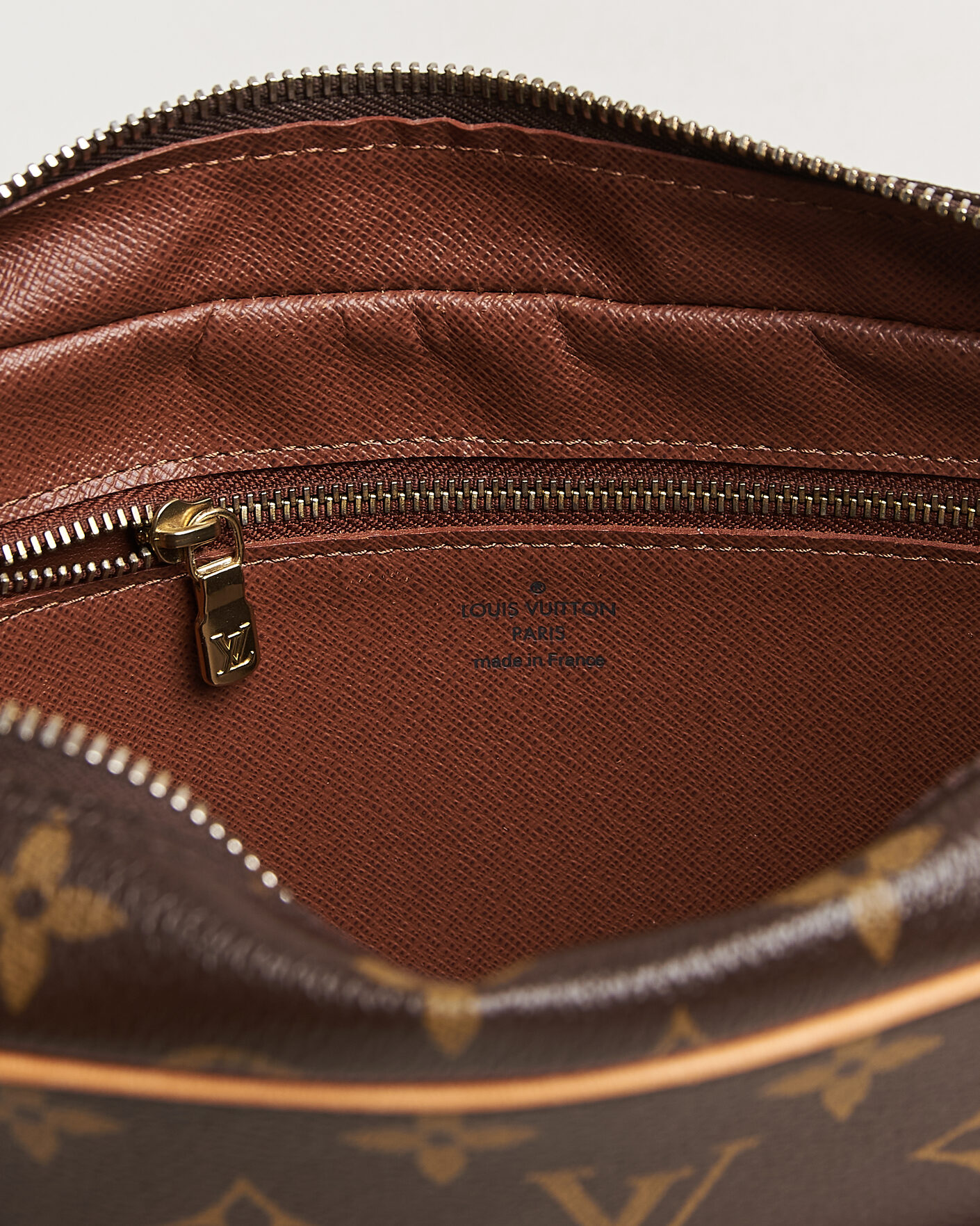 Herr | Pre-Owned & Vintage Bags | Louis Vuitton Pre-Owned | Trocadero 27 Bag Monogram