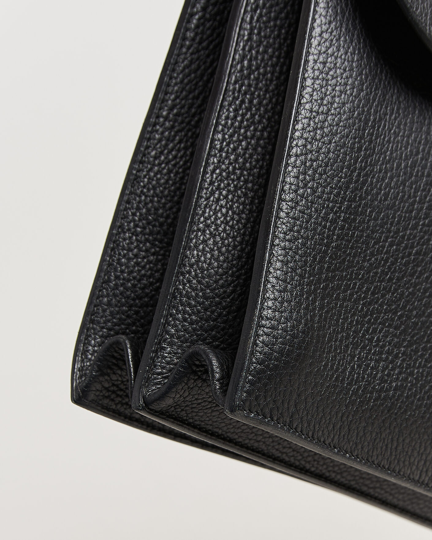 Herr | Pre-Owned & Vintage Bags | Hermès Pre-Owned | Sac à Dépêches 41 Black