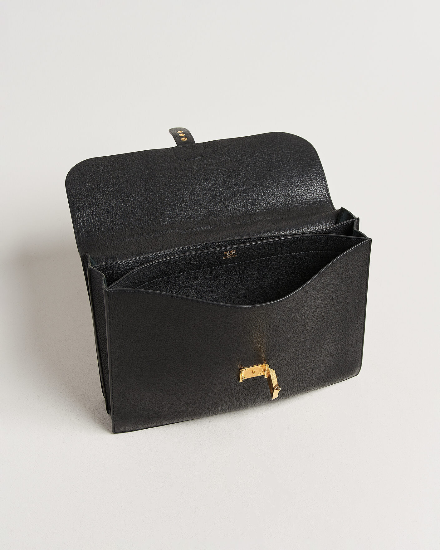 Herr | Pre-Owned & Vintage Bags | Hermès Pre-Owned | Sac à Dépêches 41 Black