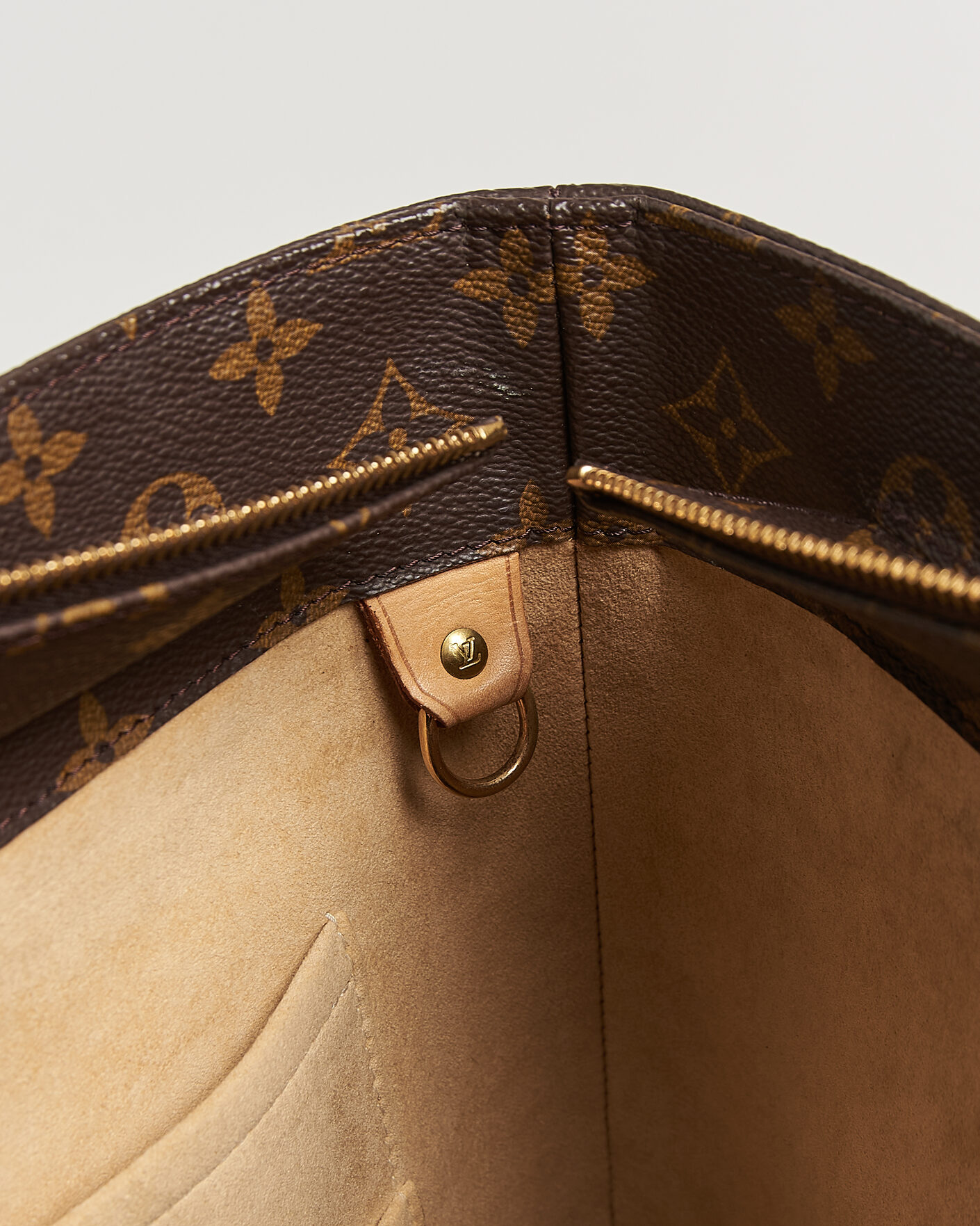 Herr | Pre-Owned & Vintage Bags | Louis Vuitton Pre-Owned | Luco Bag Monogram