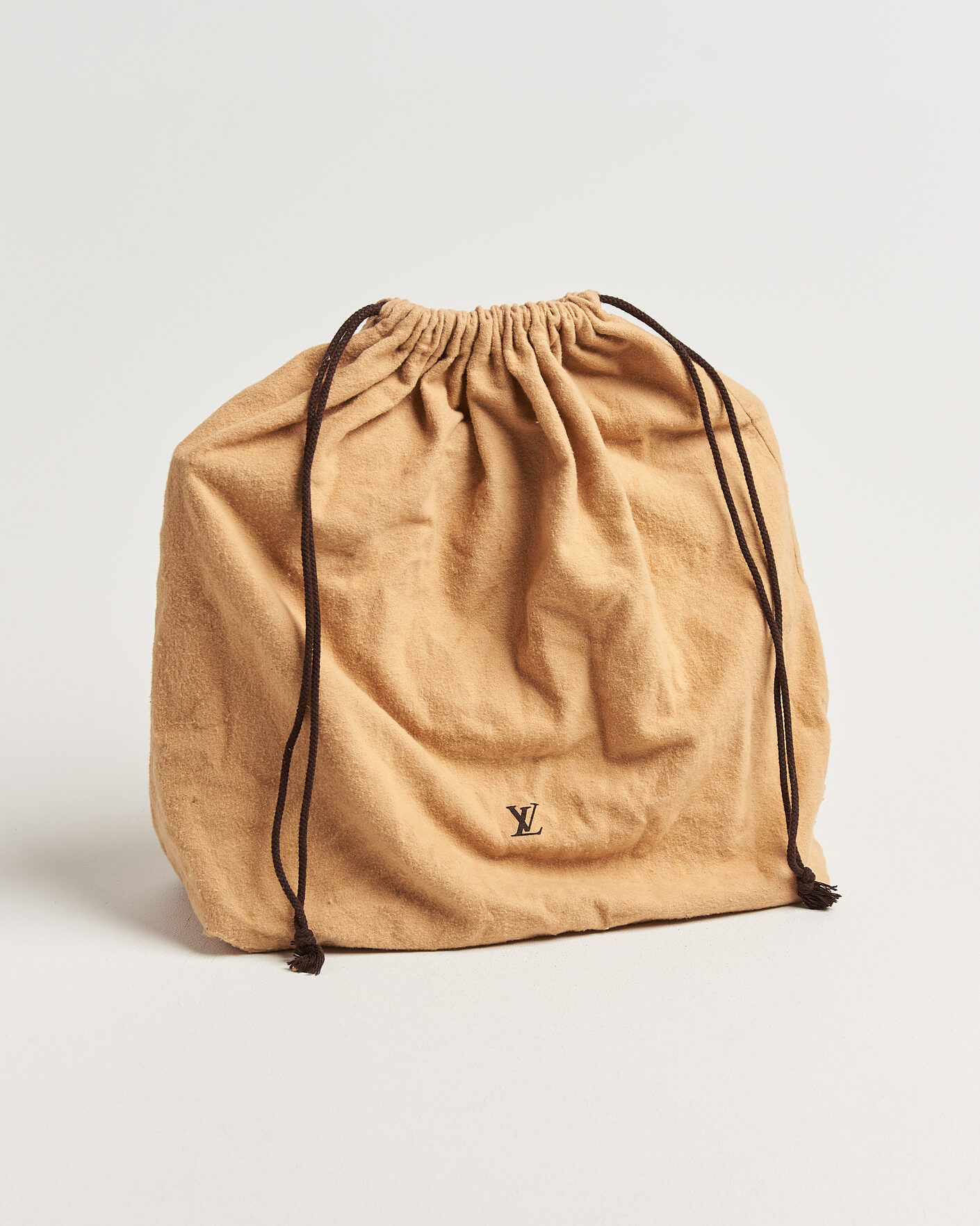 Herr | Pre-Owned & Vintage Bags | Louis Vuitton Pre-Owned | Cabas Mezzo Monogram