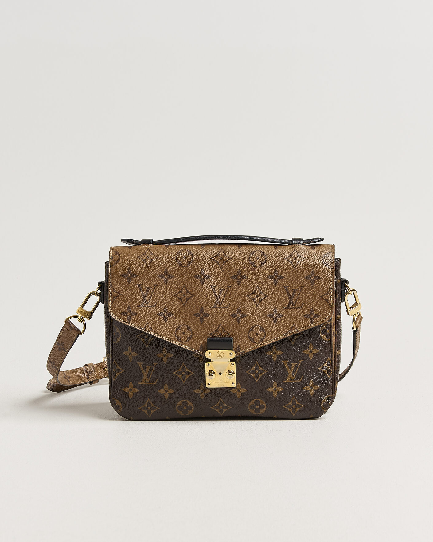Herr | Pre-Owned & Vintage Bags | Louis Vuitton Pre-Owned | Pochette Métis Reverse Monogram
