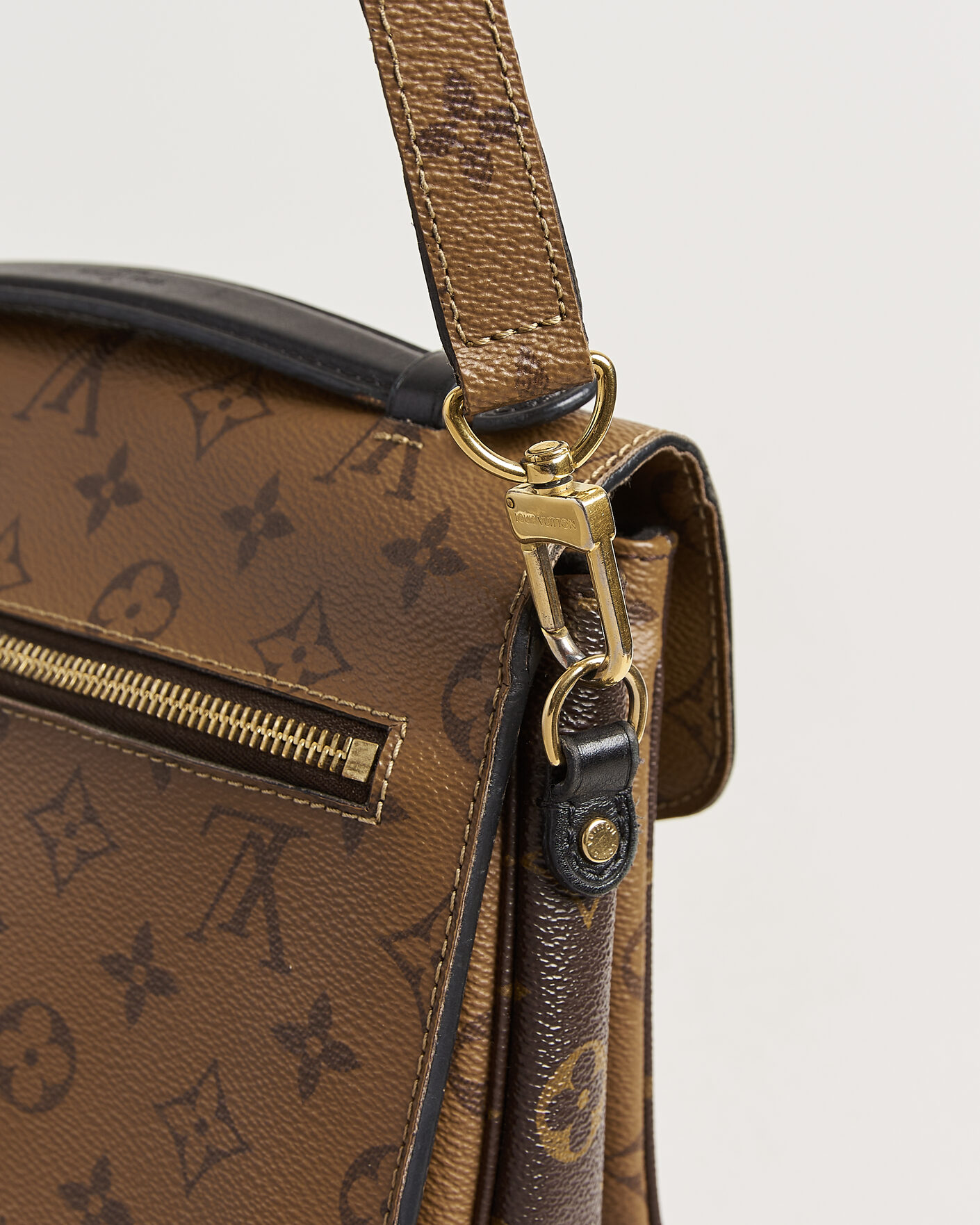 Herr | Pre-Owned & Vintage Bags | Louis Vuitton Pre-Owned | Pochette Métis Reverse Monogram