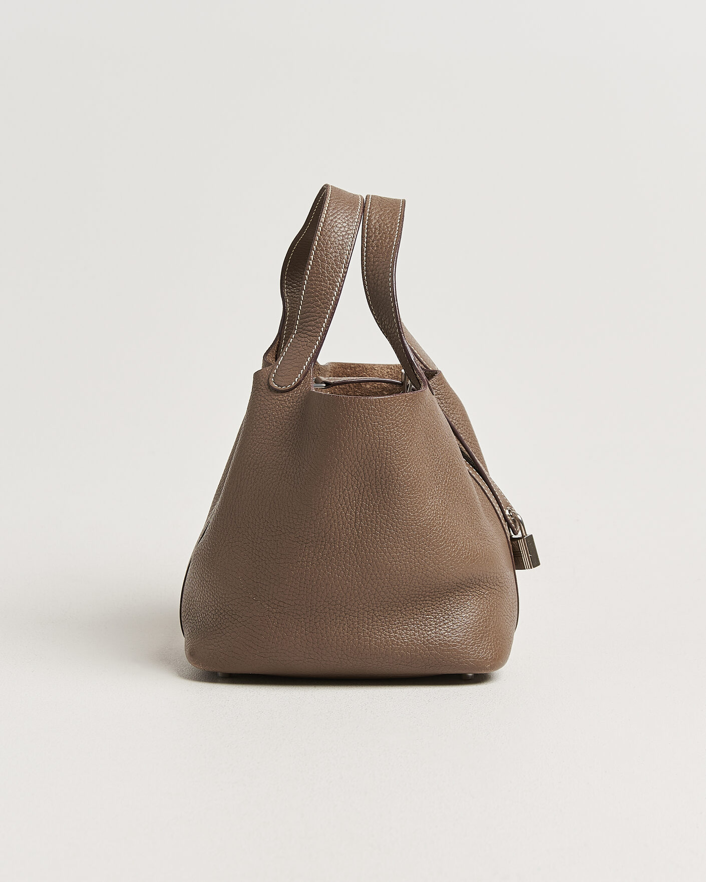 Herr | Pre-Owned & Vintage Bags | Hermès Pre-Owned | Picotin Lock 18 Etoupe