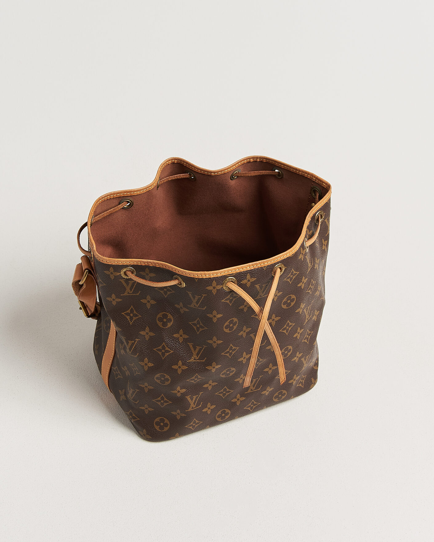 Herr | Pre-Owned & Vintage Bags | Louis Vuitton Pre-Owned | Petit Noé Monogram