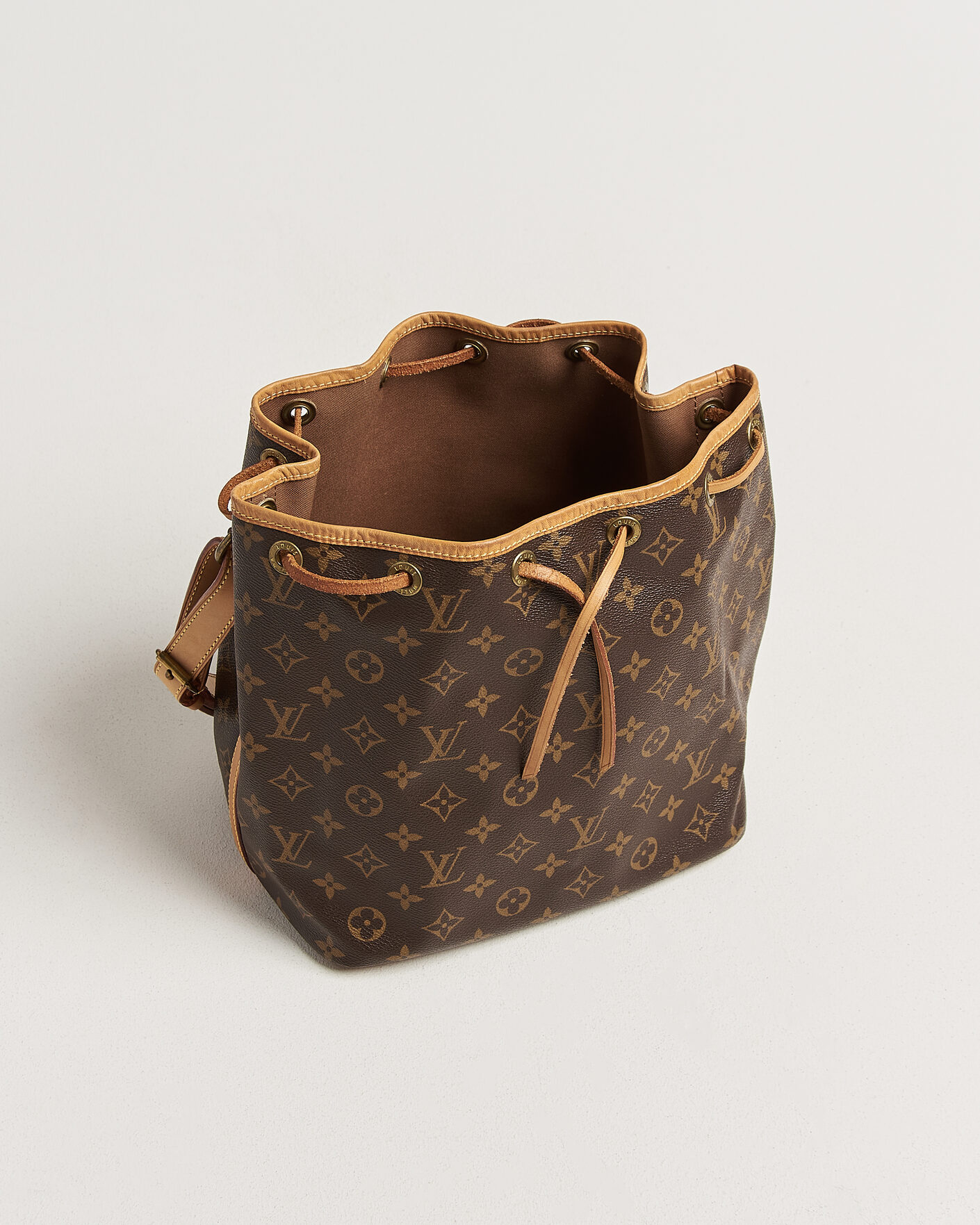 Herr | Pre-Owned & Vintage Bags | Louis Vuitton Pre-Owned | Petit Noé Monogram