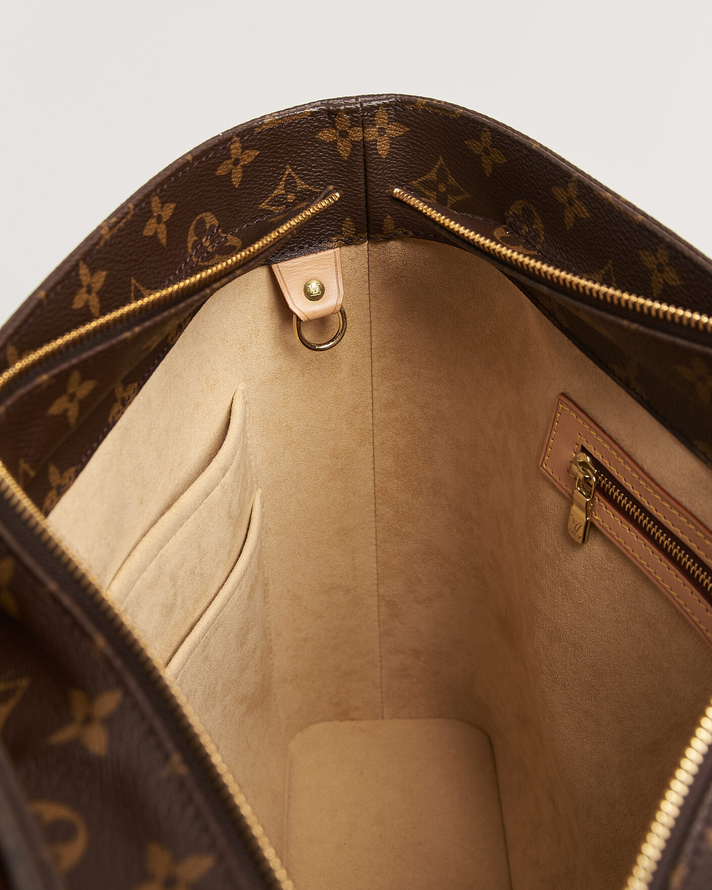 Herr | Pre-Owned & Vintage Bags | Louis Vuitton Pre-Owned | Luco Bag Monogram