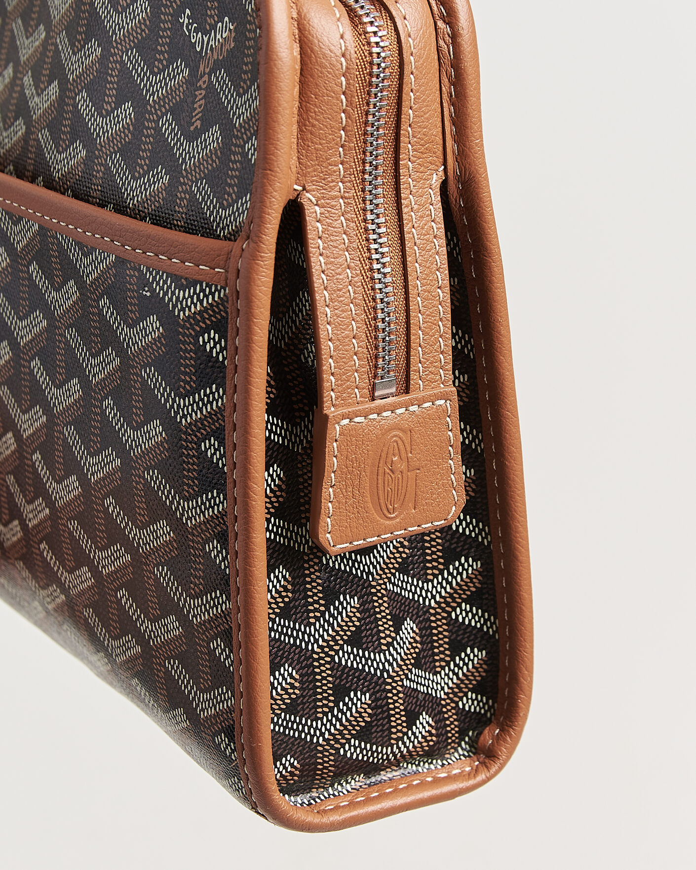 Herr | Pre-Owned & Vintage Bags | Goyard Pre-Owned | Jouvance MM Toiletry Bag Black