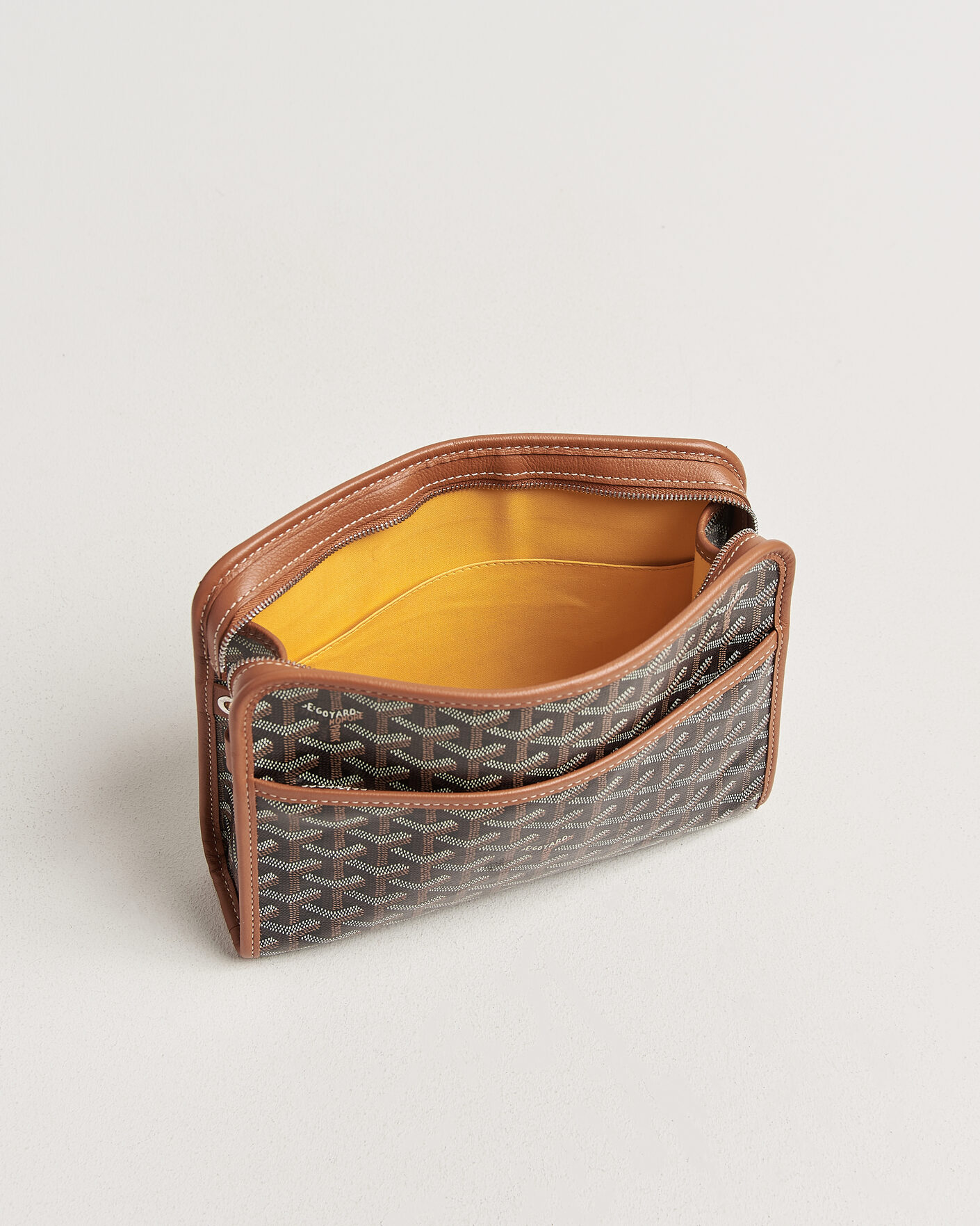 Herr | Pre-Owned & Vintage Bags | Goyard Pre-Owned | Jouvance MM Toiletry Bag Black