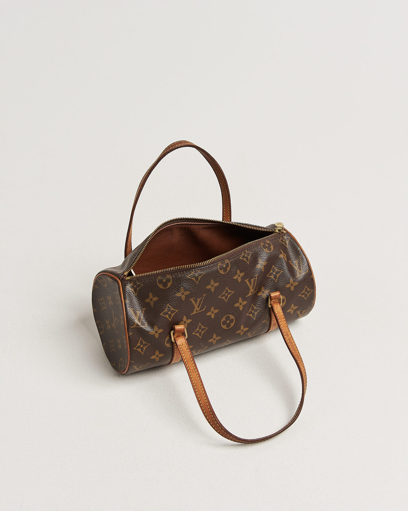 Herr | Pre-Owned & Vintage Bags | Louis Vuitton Pre-Owned | Papillon 26 Monogram