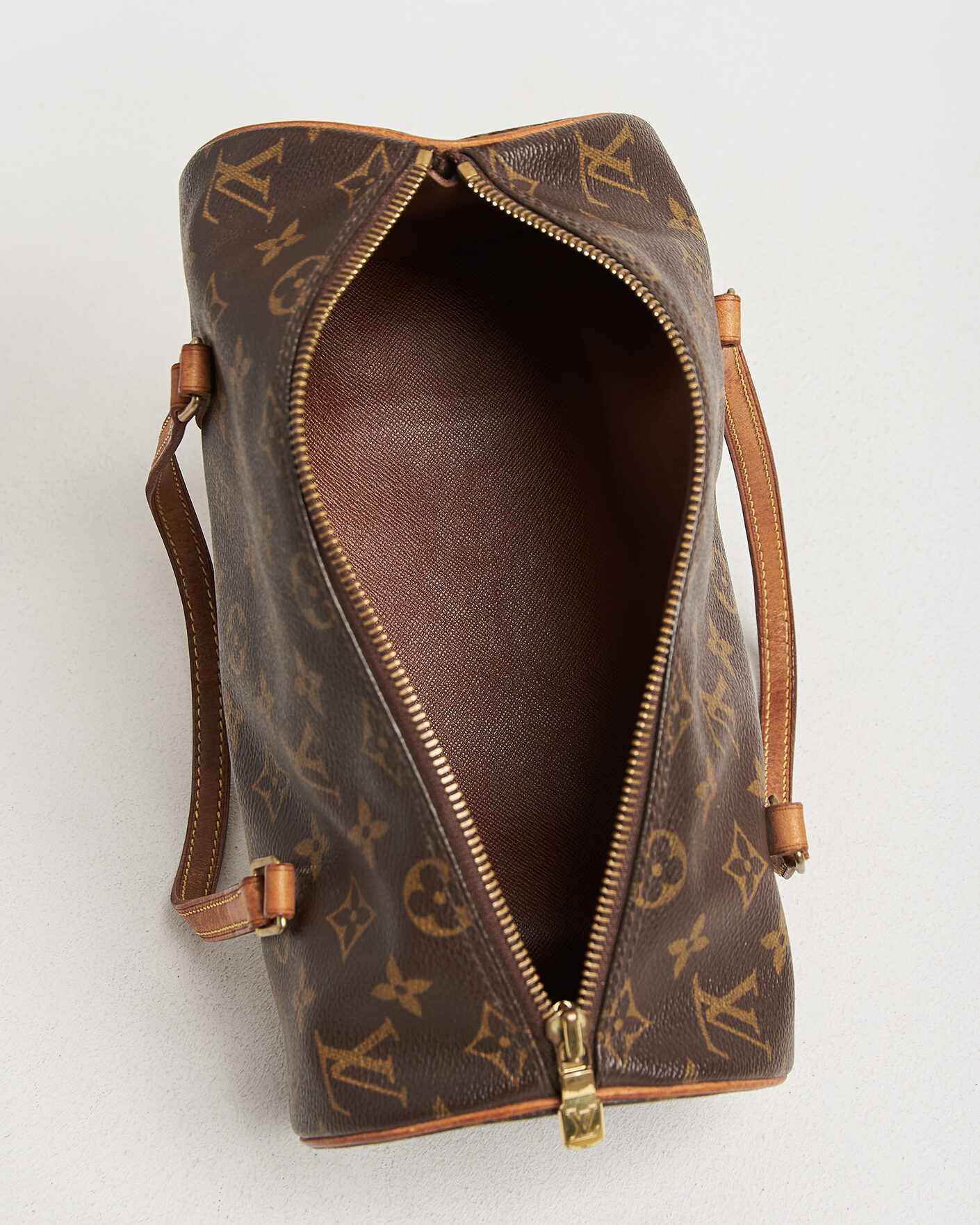 Herr | Pre-Owned & Vintage Bags | Louis Vuitton Pre-Owned | Papillon 26 Monogram