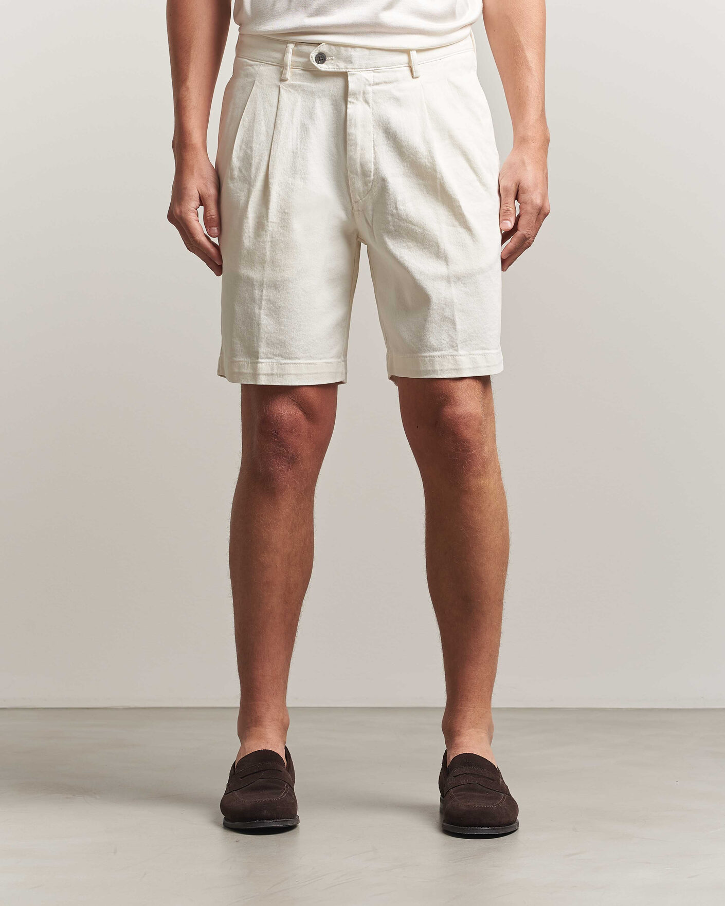 Herr | Shorts | Oscar Jacobson | Tanker Pleat Shorts White