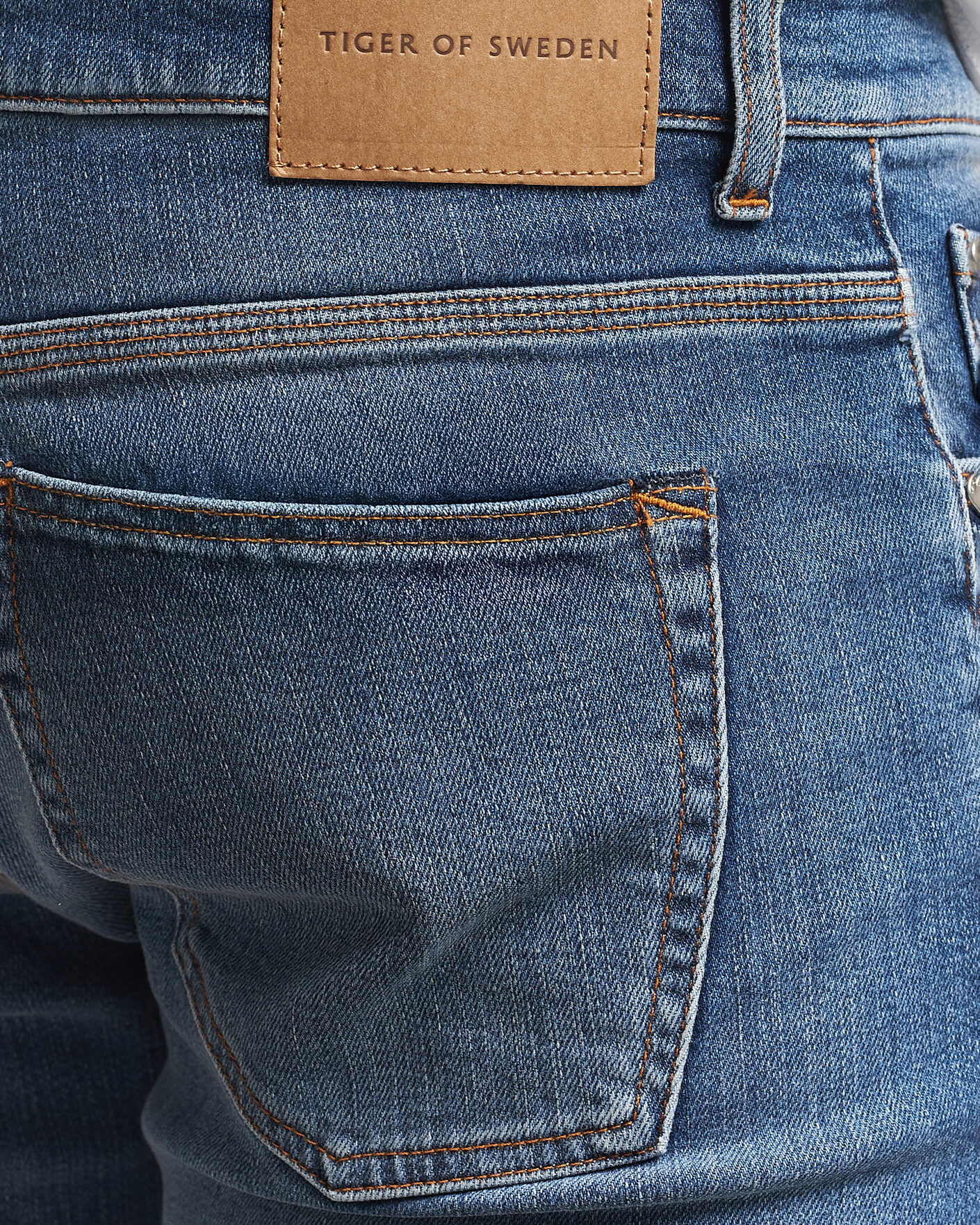 Herr | Byxor | Tiger of Sweden | Des Jeans Medium Blue