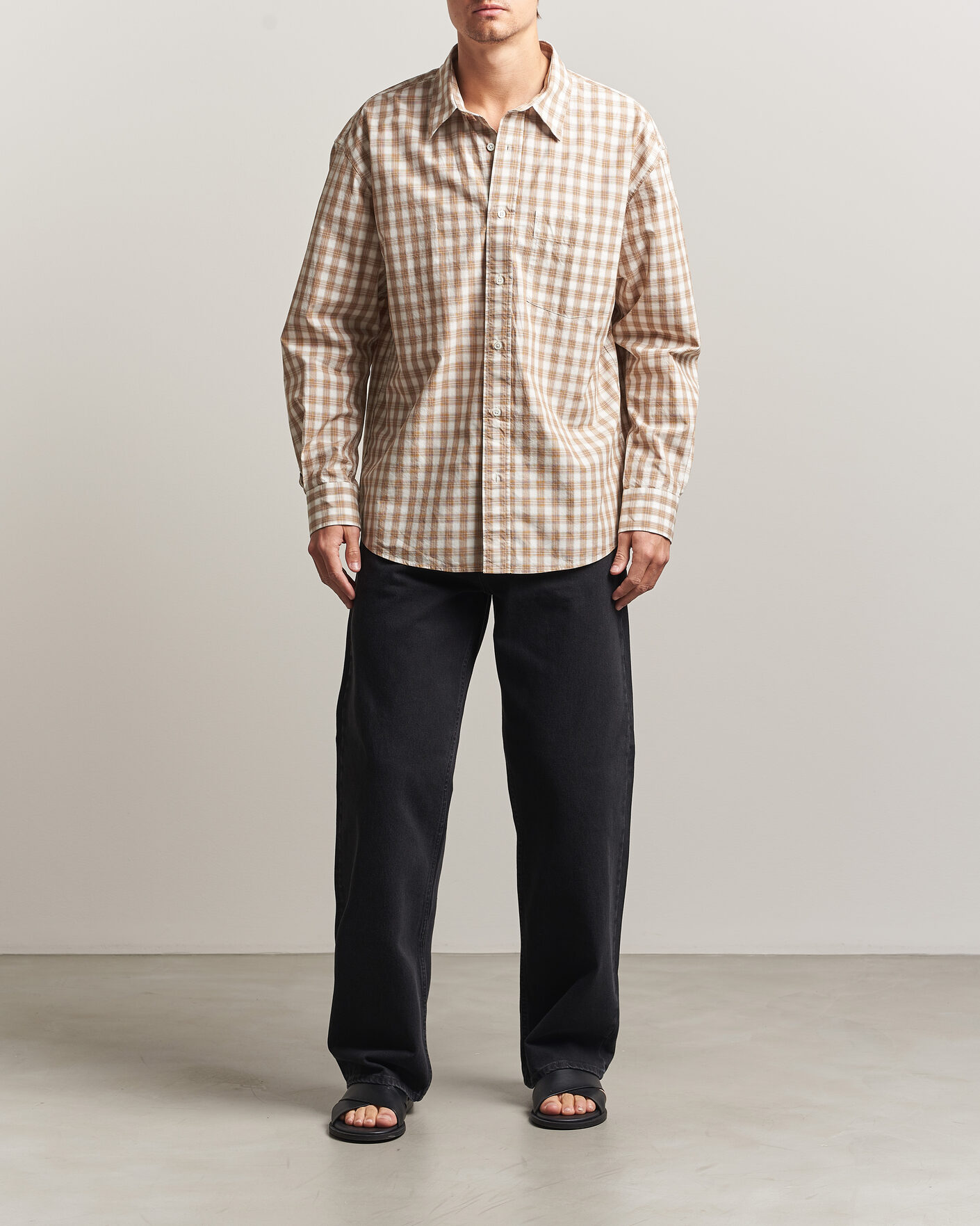 Herr | Byxor | Sunflower | Loose Jeans Washed Black