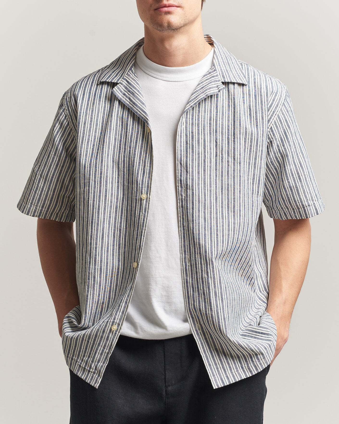 Herr | Skjortor | LES DEUX | Stripe Cotton/Linen Short Sleeve Shirt Dark Blue