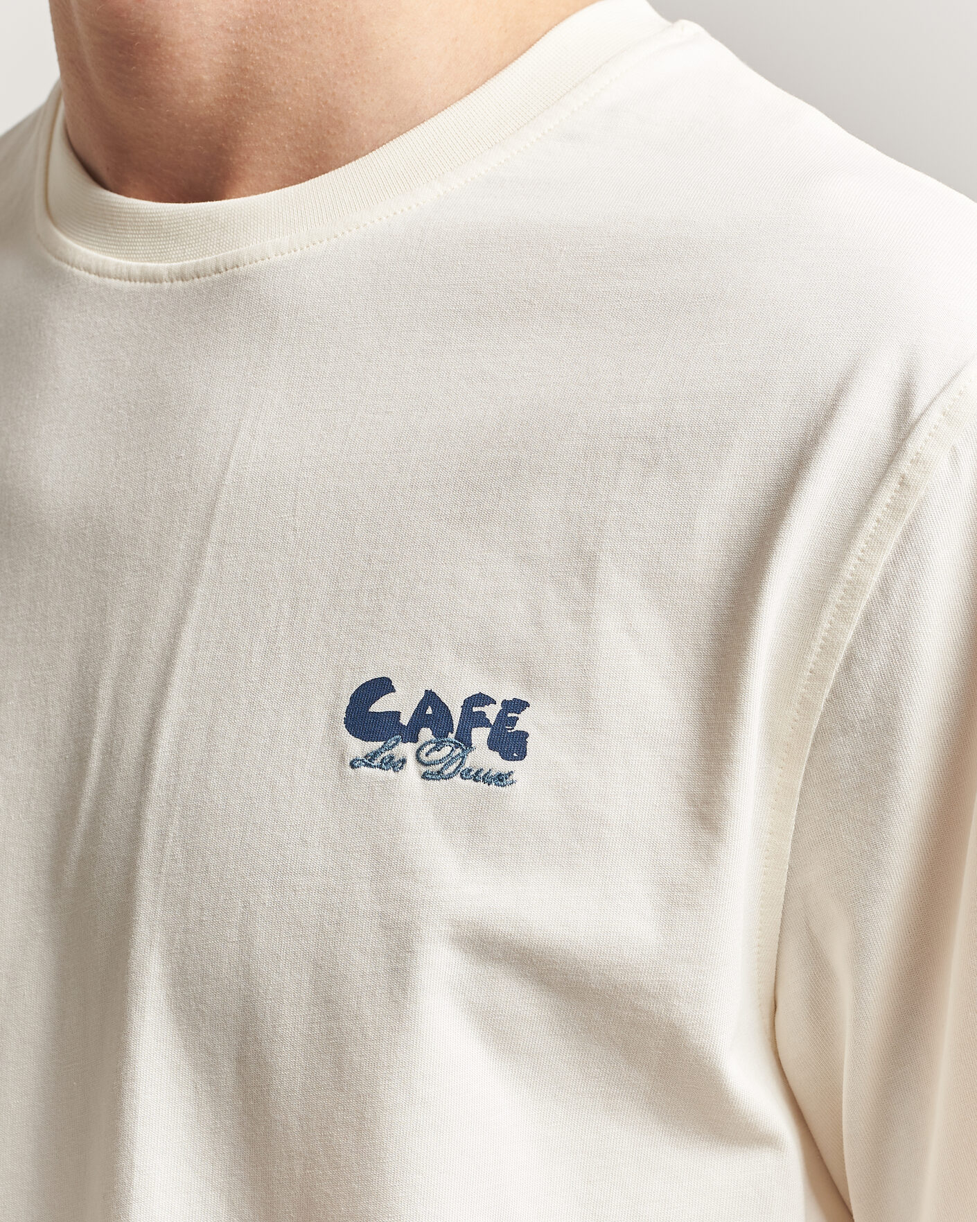 Herr | T-Shirts | LES DEUX | Café Backprint T-Shirt Light Ivory