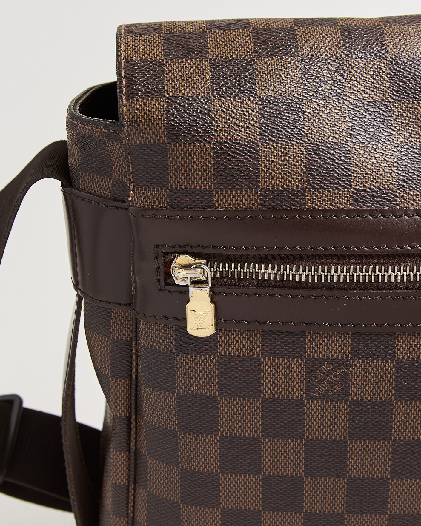Herr | Pre-Owned & Vintage Bags | Louis Vuitton Pre-Owned | Bastille Bag Damier Ebene
