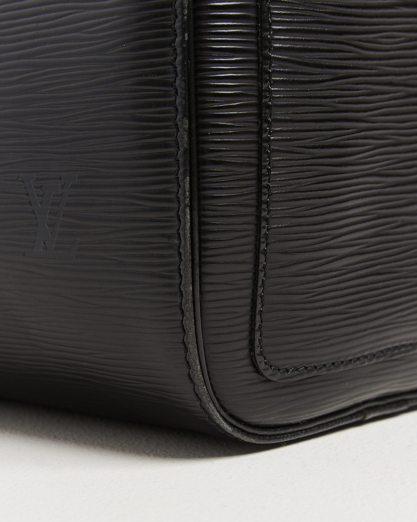 Herr | Pre-Owned & Vintage Bags | Louis Vuitton Pre-Owned | Speedy Epi Leather 25 Black