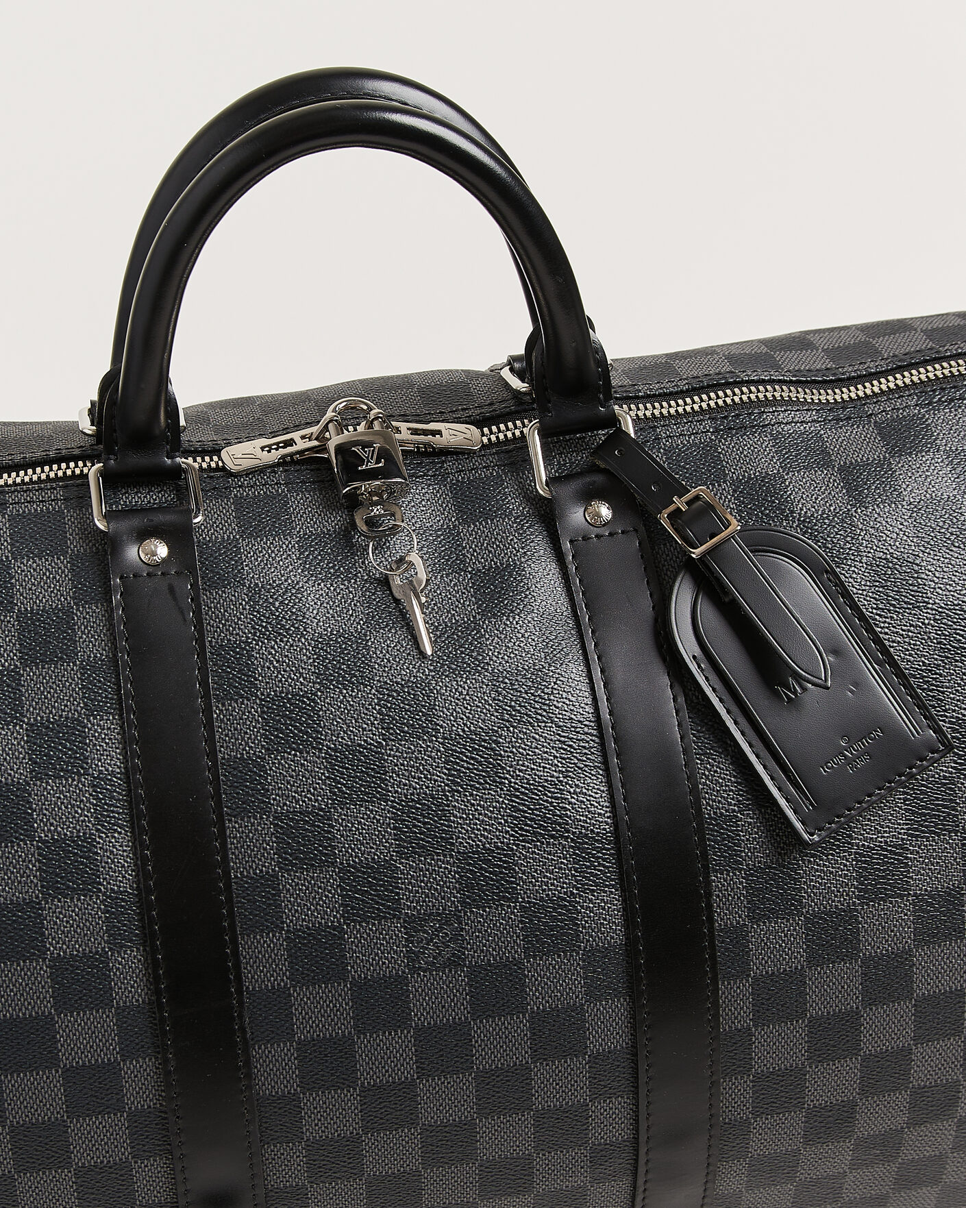 Herr | Pre-Owned & Vintage Bags | Louis Vuitton Pre-Owned | Keepall Bandouliére 55 Damier Graphite