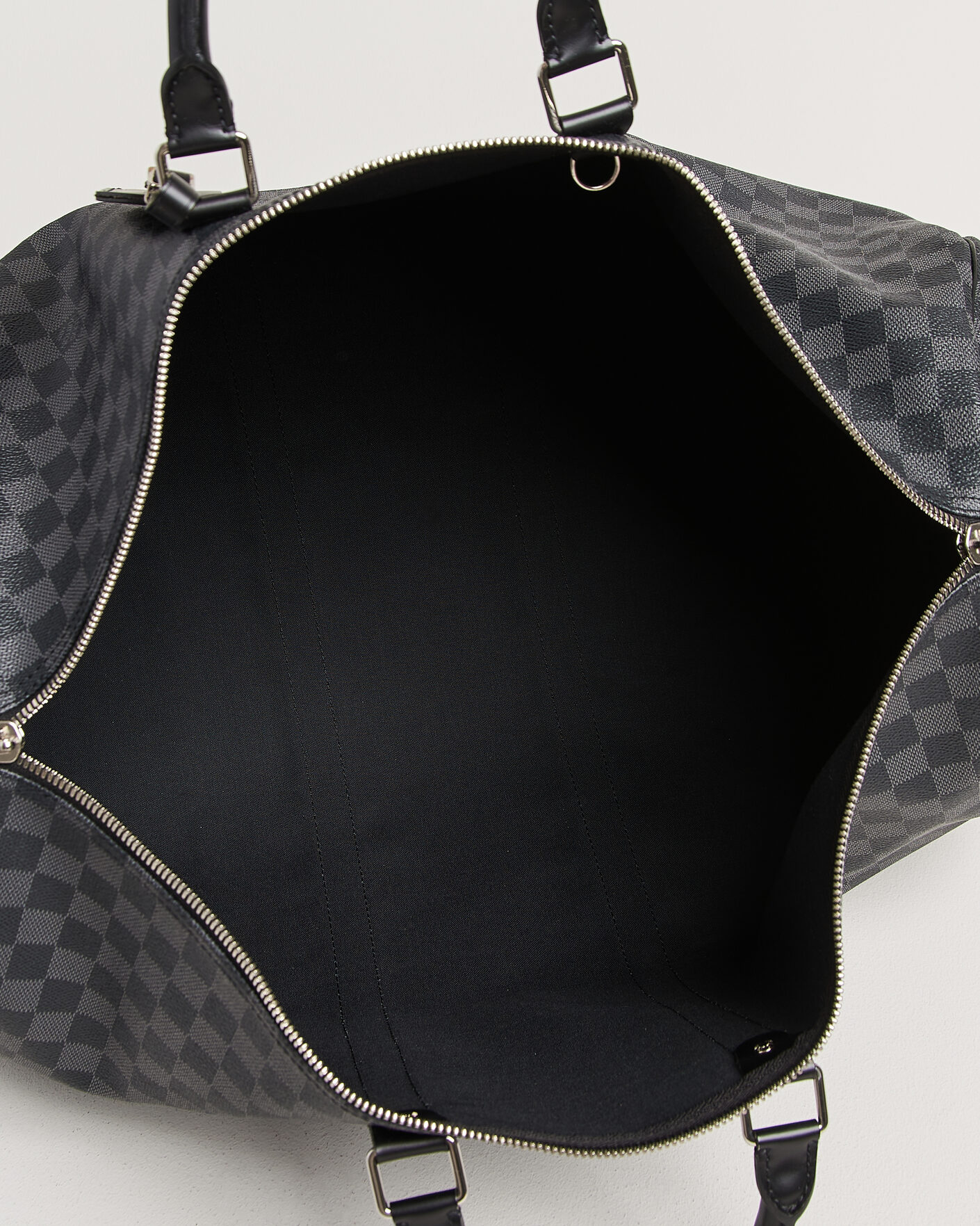 Herr | Pre-Owned & Vintage Bags | Louis Vuitton Pre-Owned | Keepall Bandouliére 55 Damier Graphite