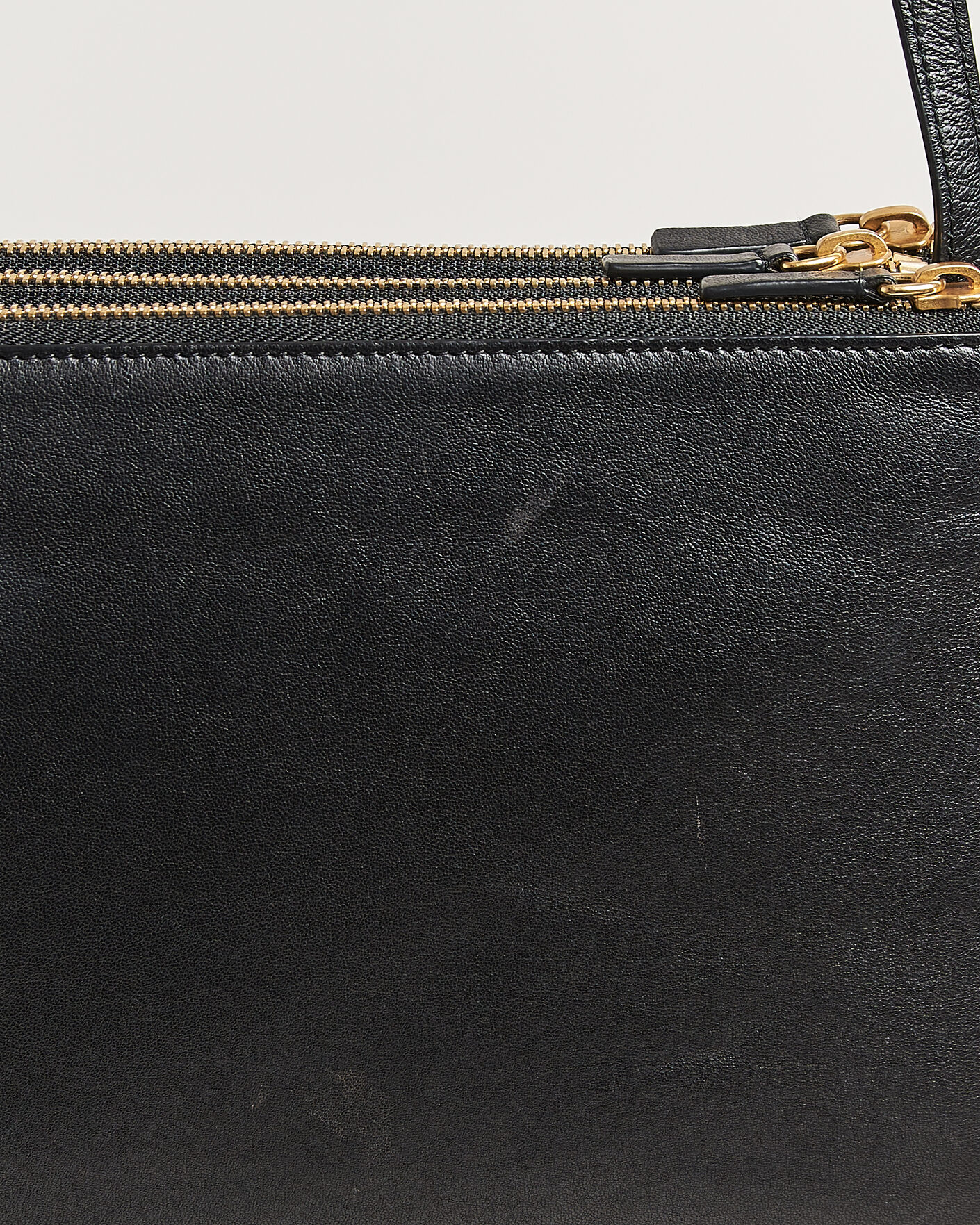 Herr | Pre-Owned & Vintage Bags | Celine Pre-Owned | Trio Bag Medium Leather Black