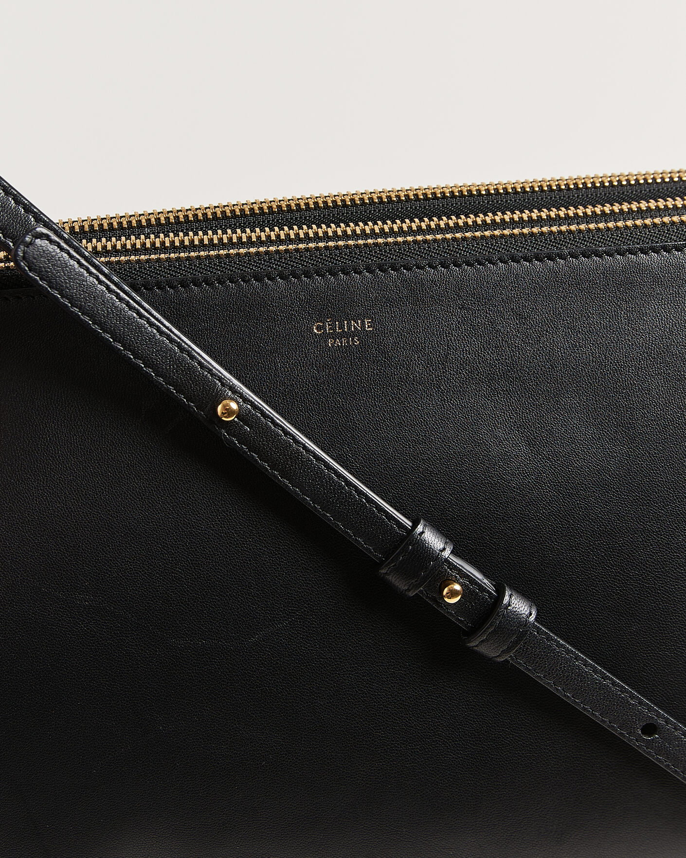 Herr | Pre-Owned & Vintage Bags | Celine Pre-Owned | Trio Bag Medium Leather Black