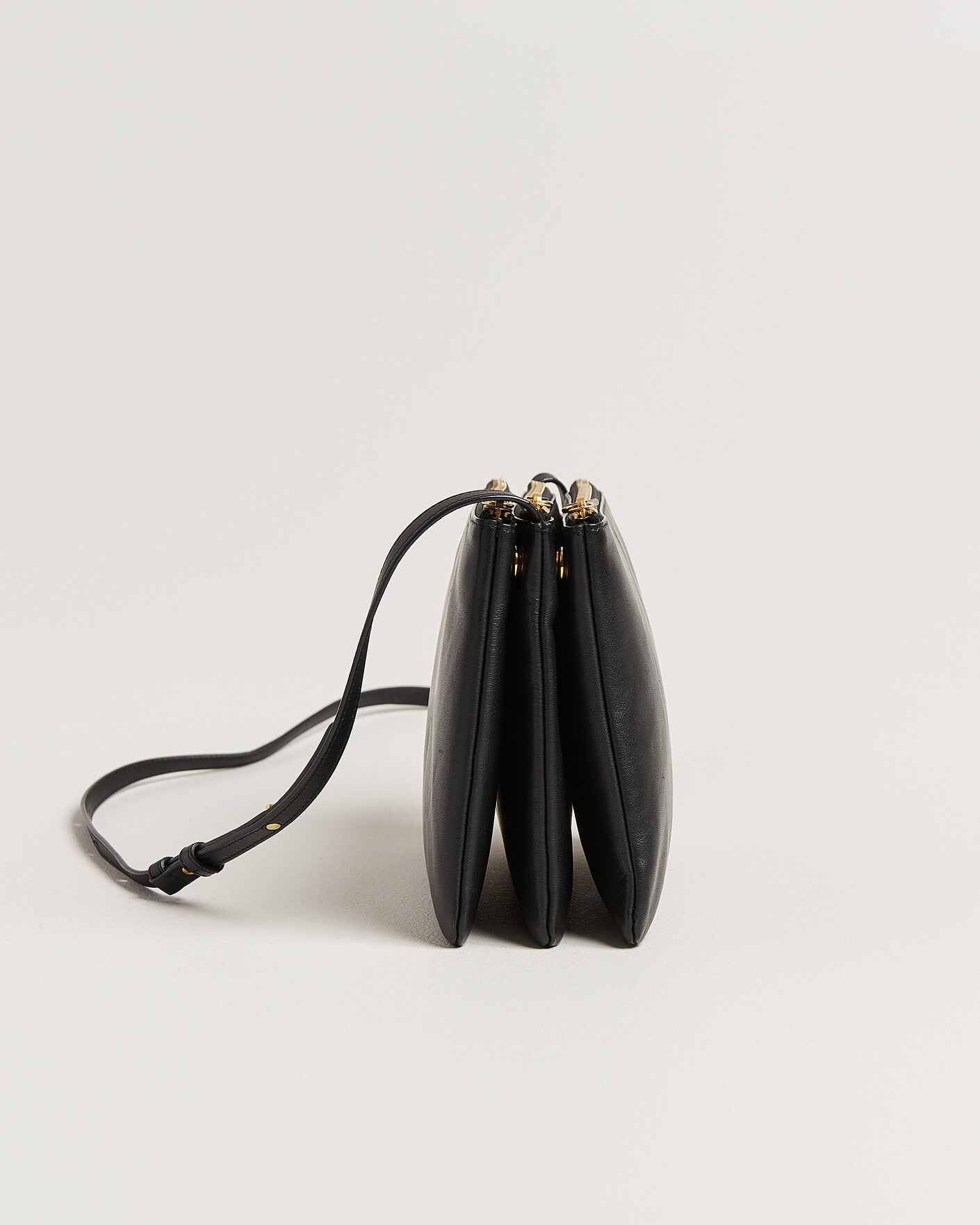 Herr | Pre-Owned & Vintage Bags | Celine Pre-Owned | Trio Bag Medium Leather Black