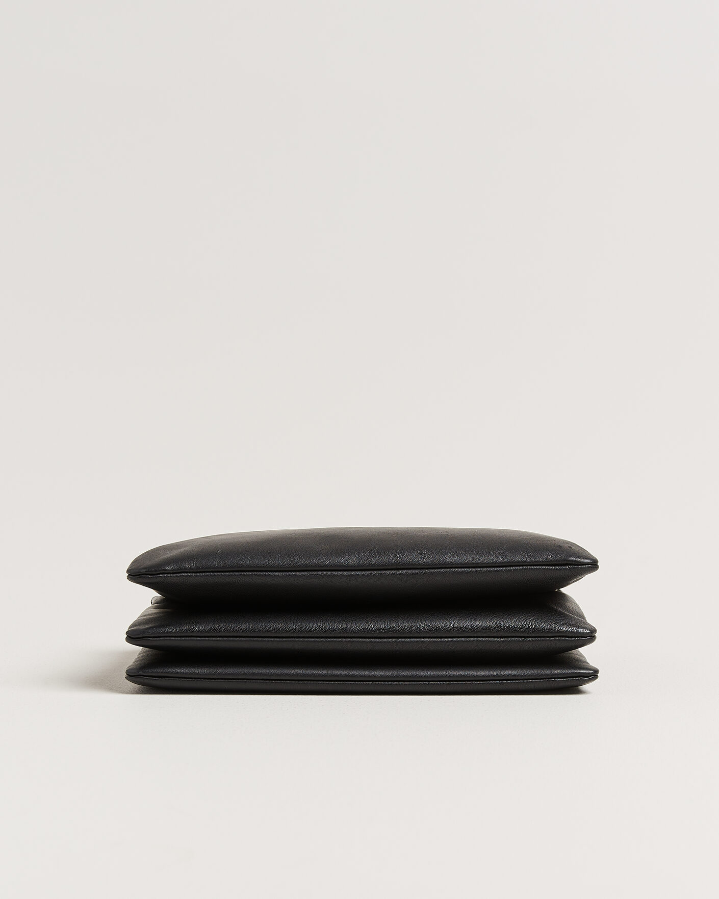 Herr | Pre-Owned & Vintage Bags | Celine Pre-Owned | Trio Bag Medium Leather Black