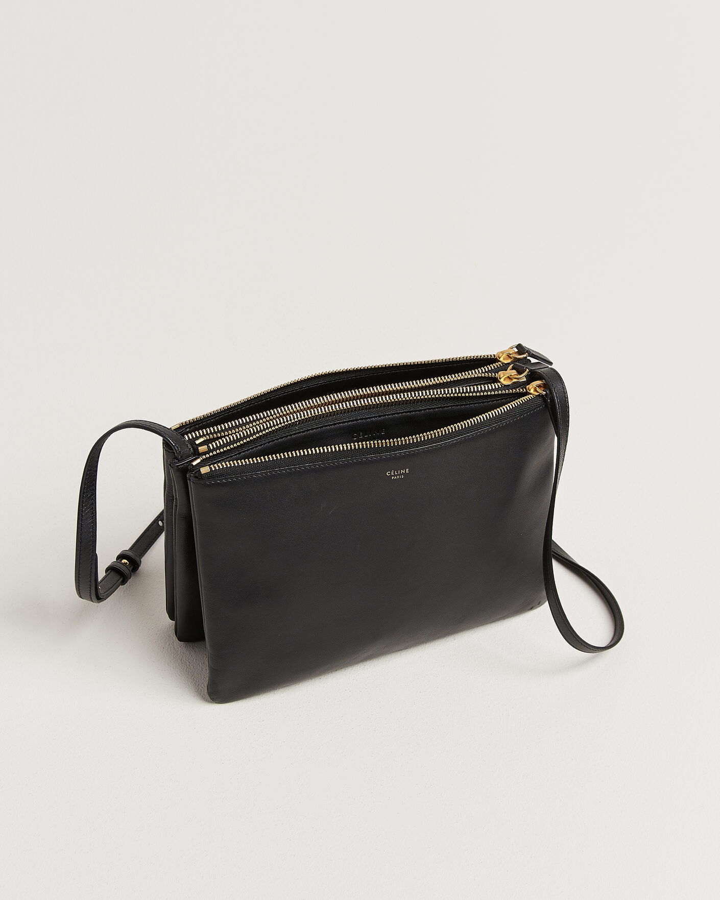 Herr | Pre-Owned & Vintage Bags | Celine Pre-Owned | Trio Bag Medium Leather Black