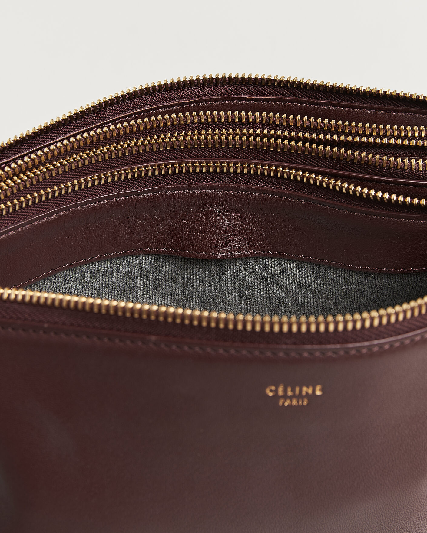 Herr | Pre-Owned & Vintage Bags | Celine Pre-Owned | Trio Bag Medium Leather Burgundy