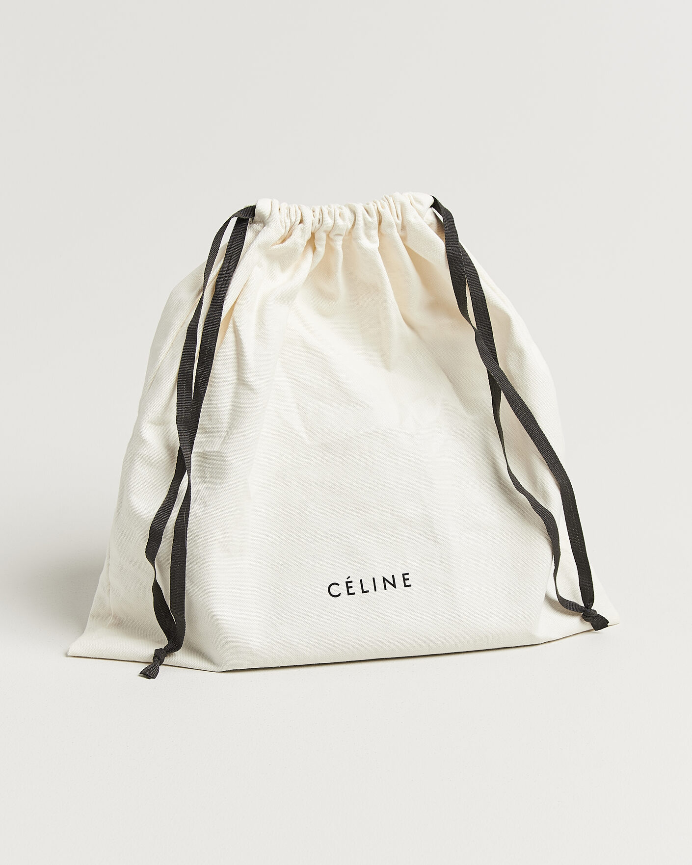 Herr | Pre-Owned & Vintage Bags | Celine Pre-Owned | Trio Bag Medium Leather Burgundy