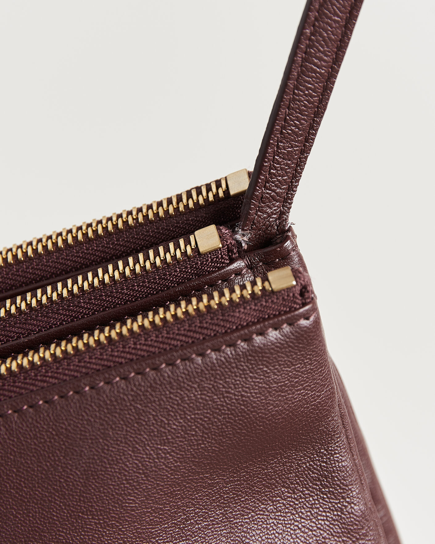 Herr | Pre-Owned & Vintage Bags | Celine Pre-Owned | Trio Bag Medium Leather Burgundy