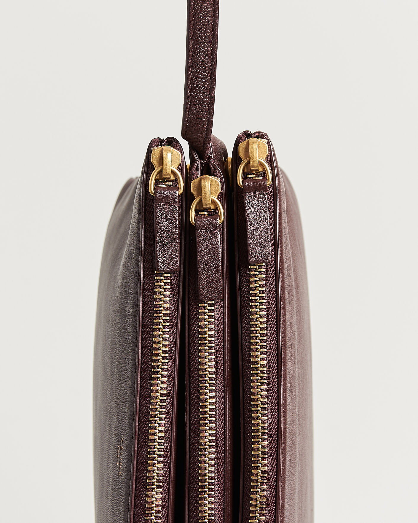 Herr | Pre-Owned & Vintage Bags | Celine Pre-Owned | Trio Bag Medium Leather Burgundy