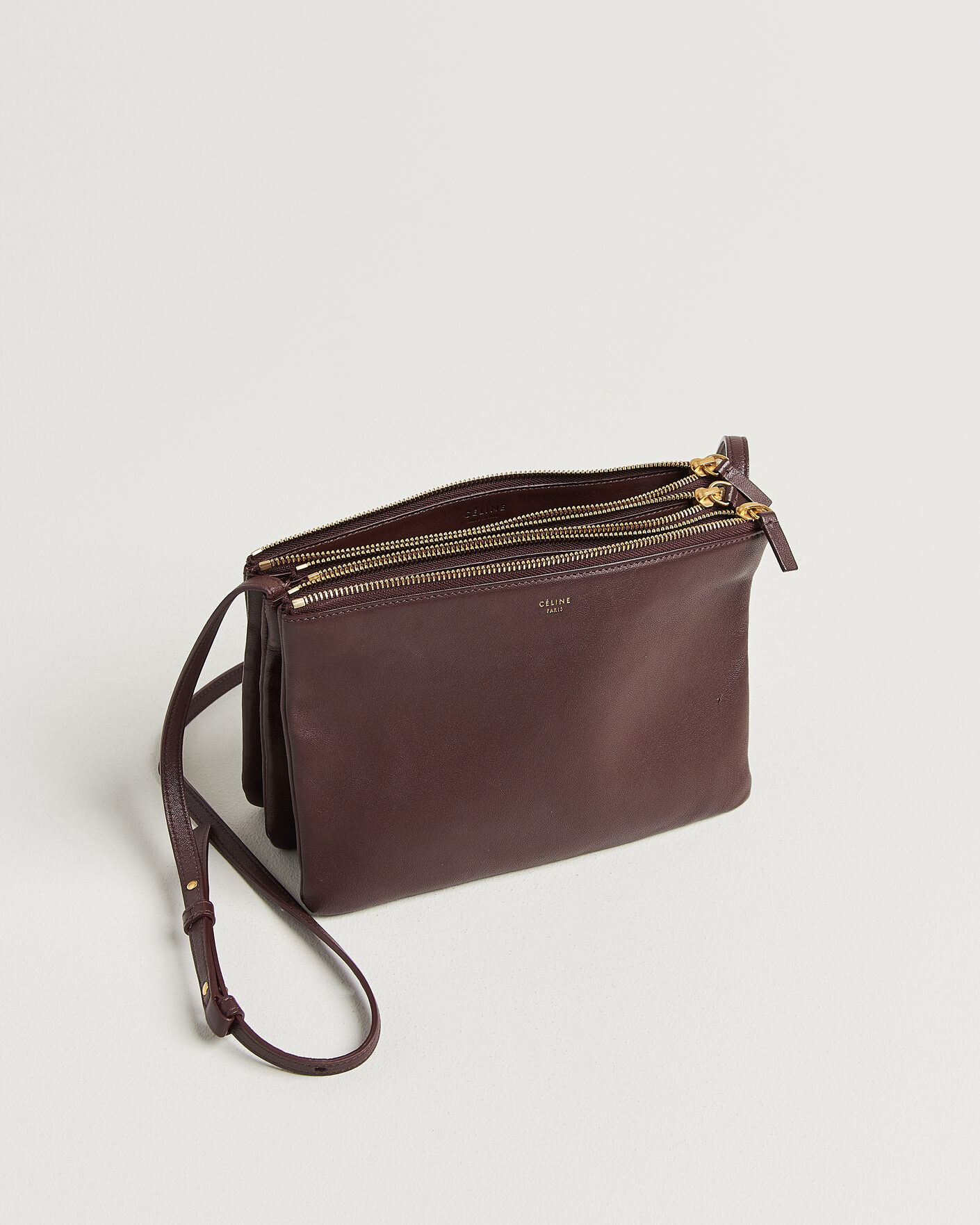 Herr | Pre-Owned & Vintage Bags | Celine Pre-Owned | Trio Bag Medium Leather Burgundy