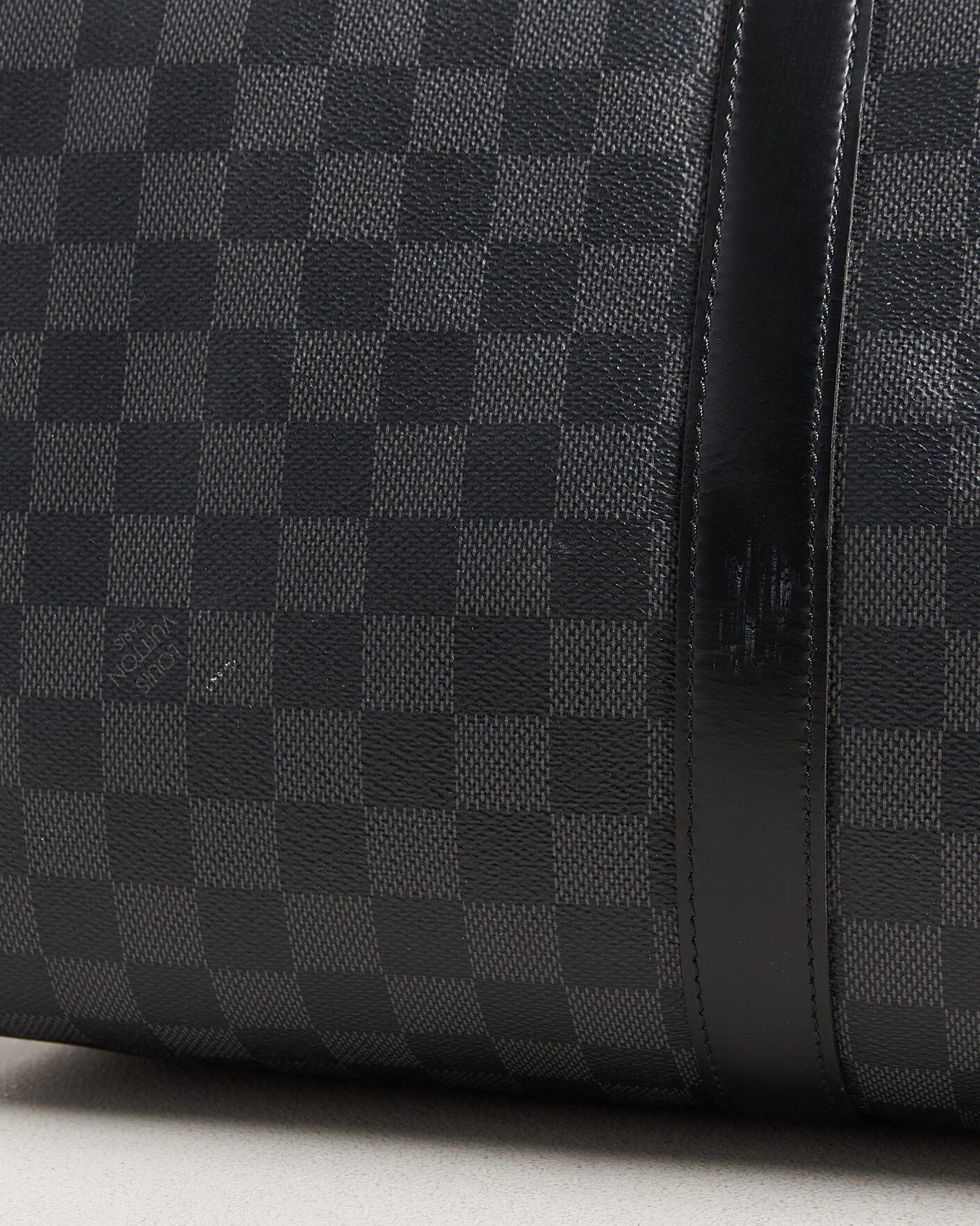 Herr | Pre-Owned & Vintage Bags | Louis Vuitton Pre-Owned | Keepall Bandouliére 45 Damier Graphite