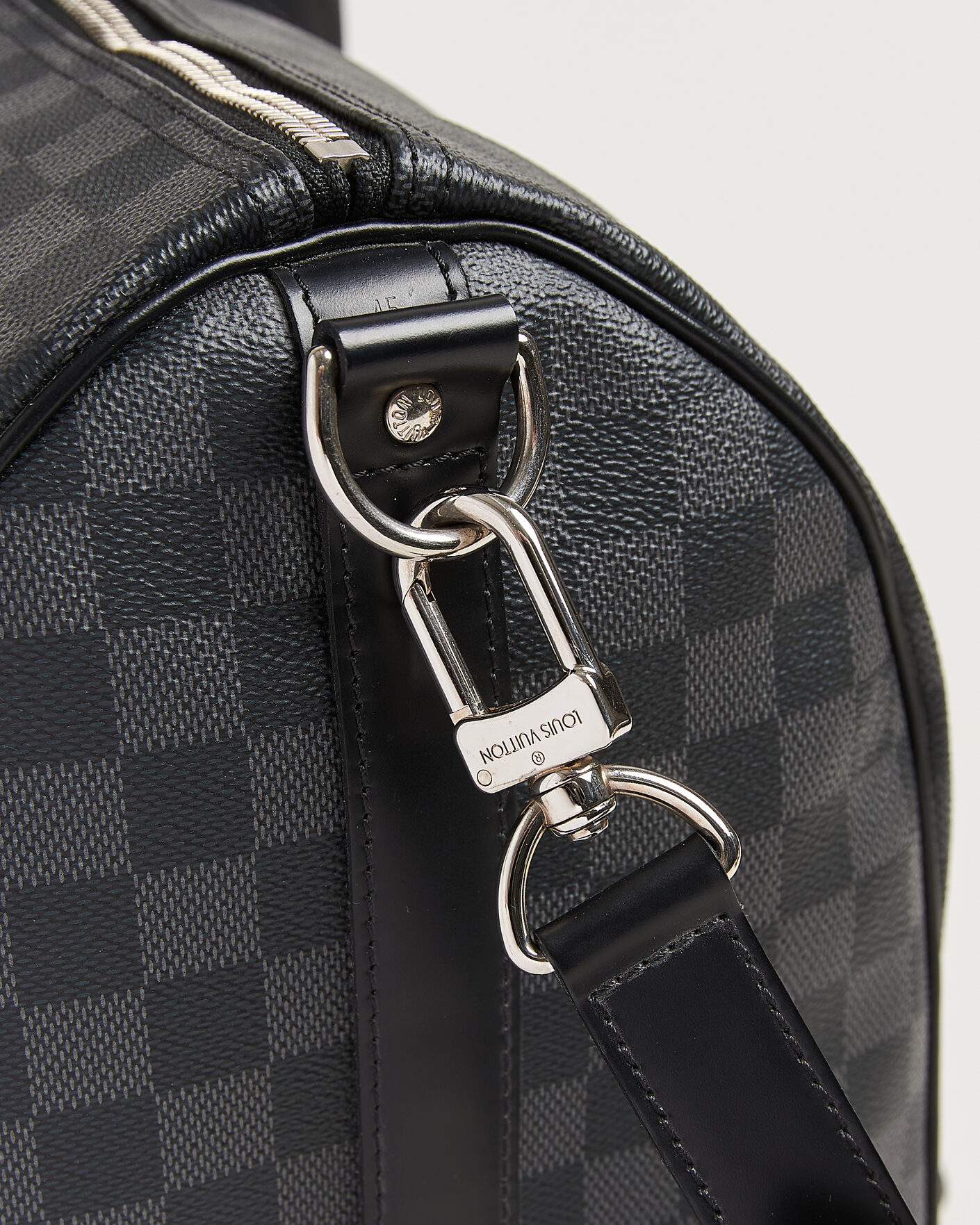 Herr | Pre-Owned & Vintage Bags | Louis Vuitton Pre-Owned | Keepall Bandouliére 45 Damier Graphite