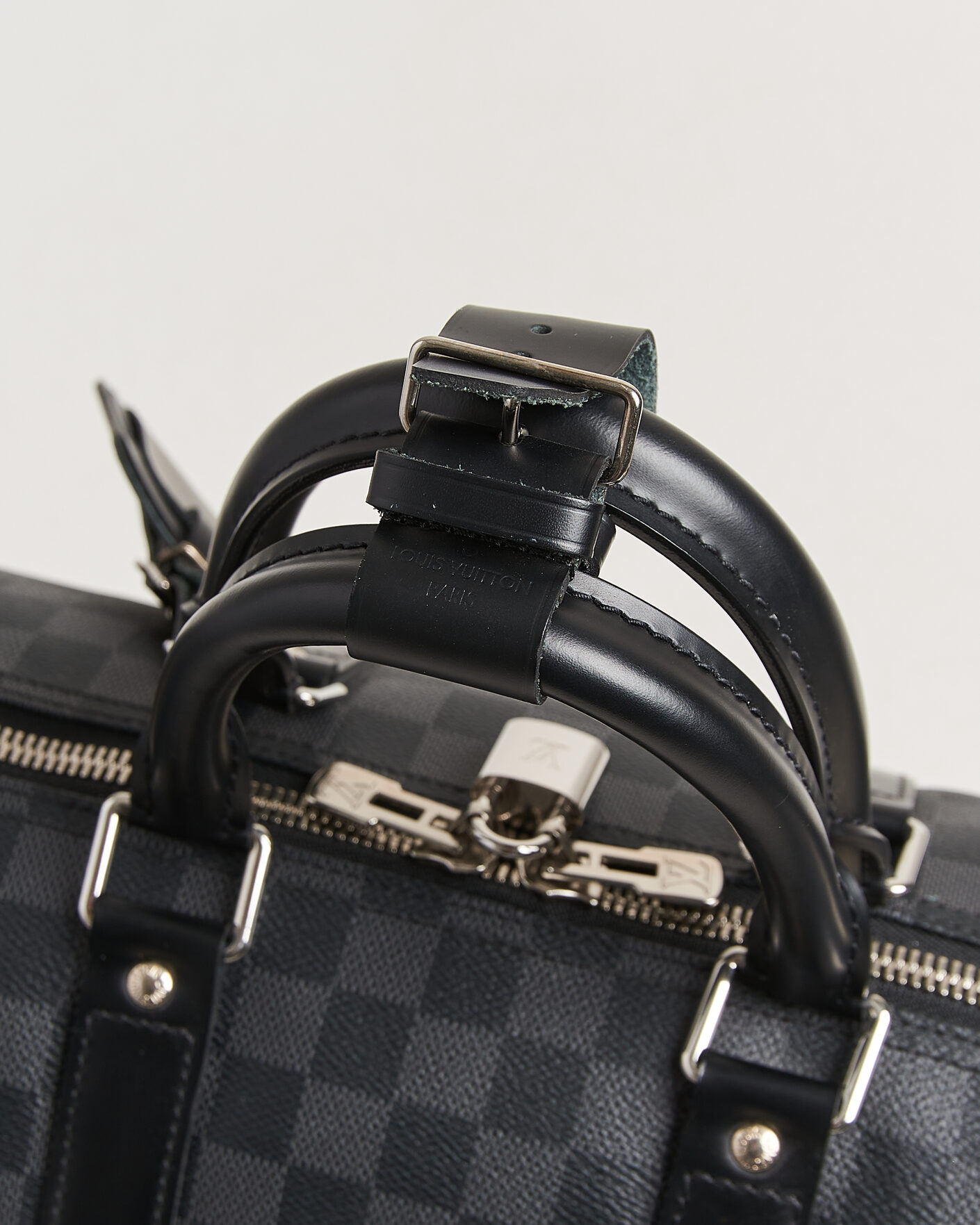 Herr | Pre-Owned & Vintage Bags | Louis Vuitton Pre-Owned | Keepall Bandouliére 45 Damier Graphite
